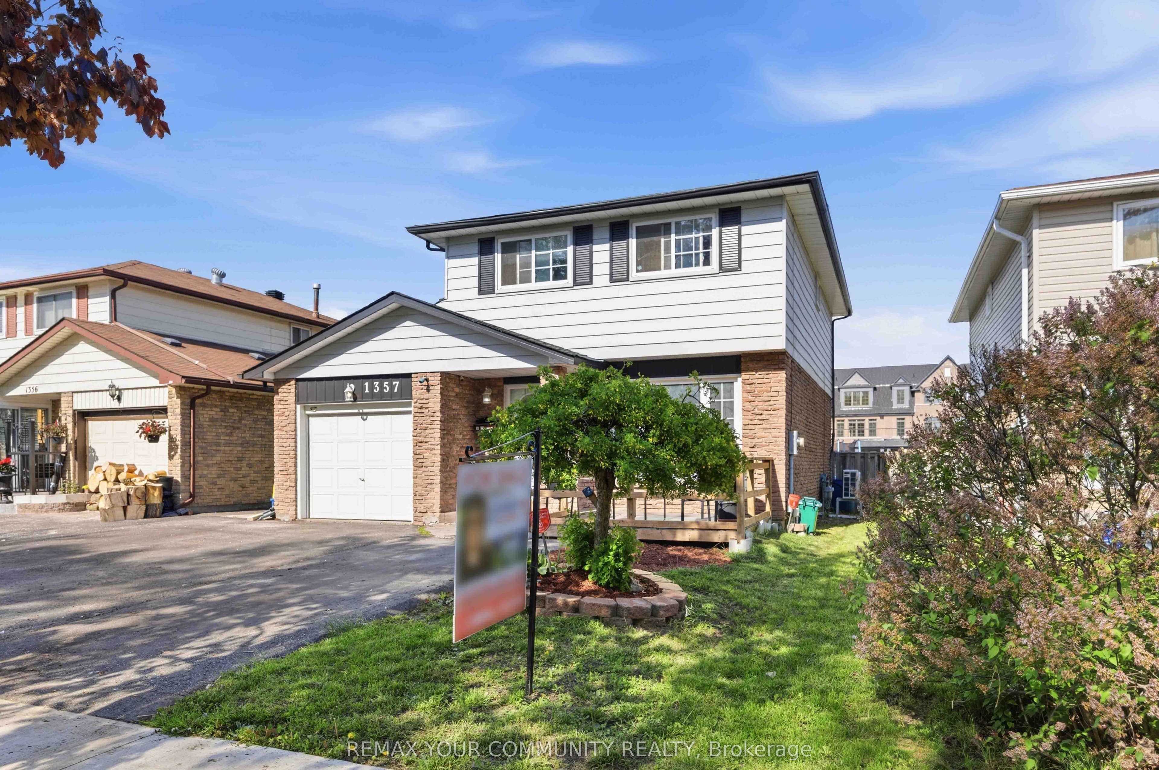 1357 Belair Crescent photo 1