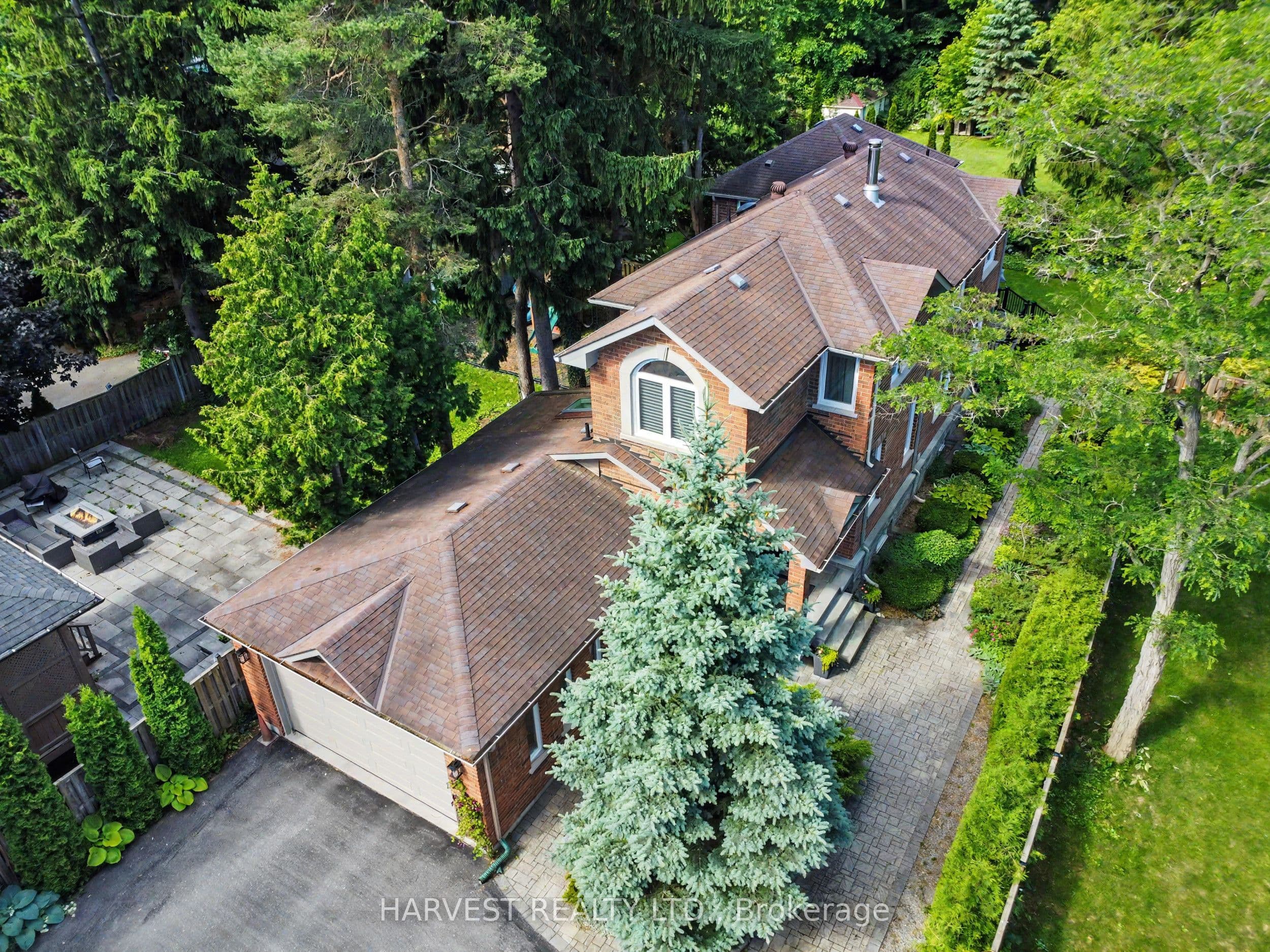 1488 Rosebank Road photo 1