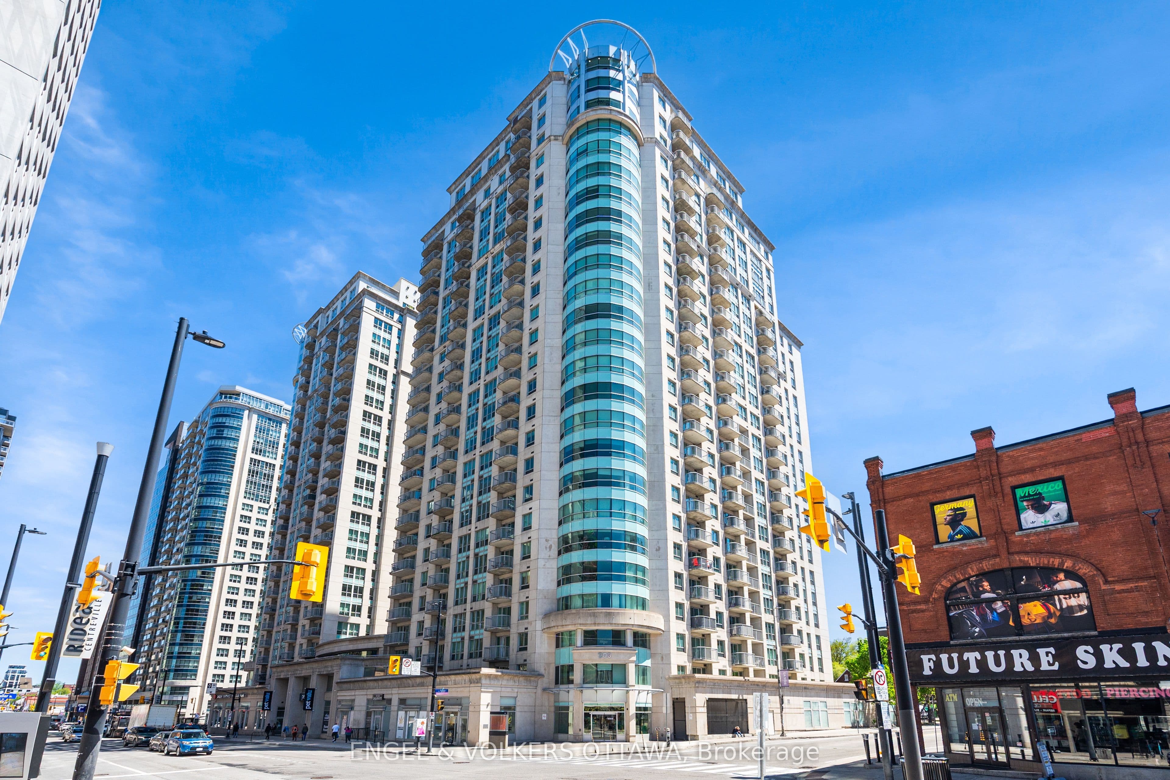 Unit 202 200 RIDEAU Street photo 1