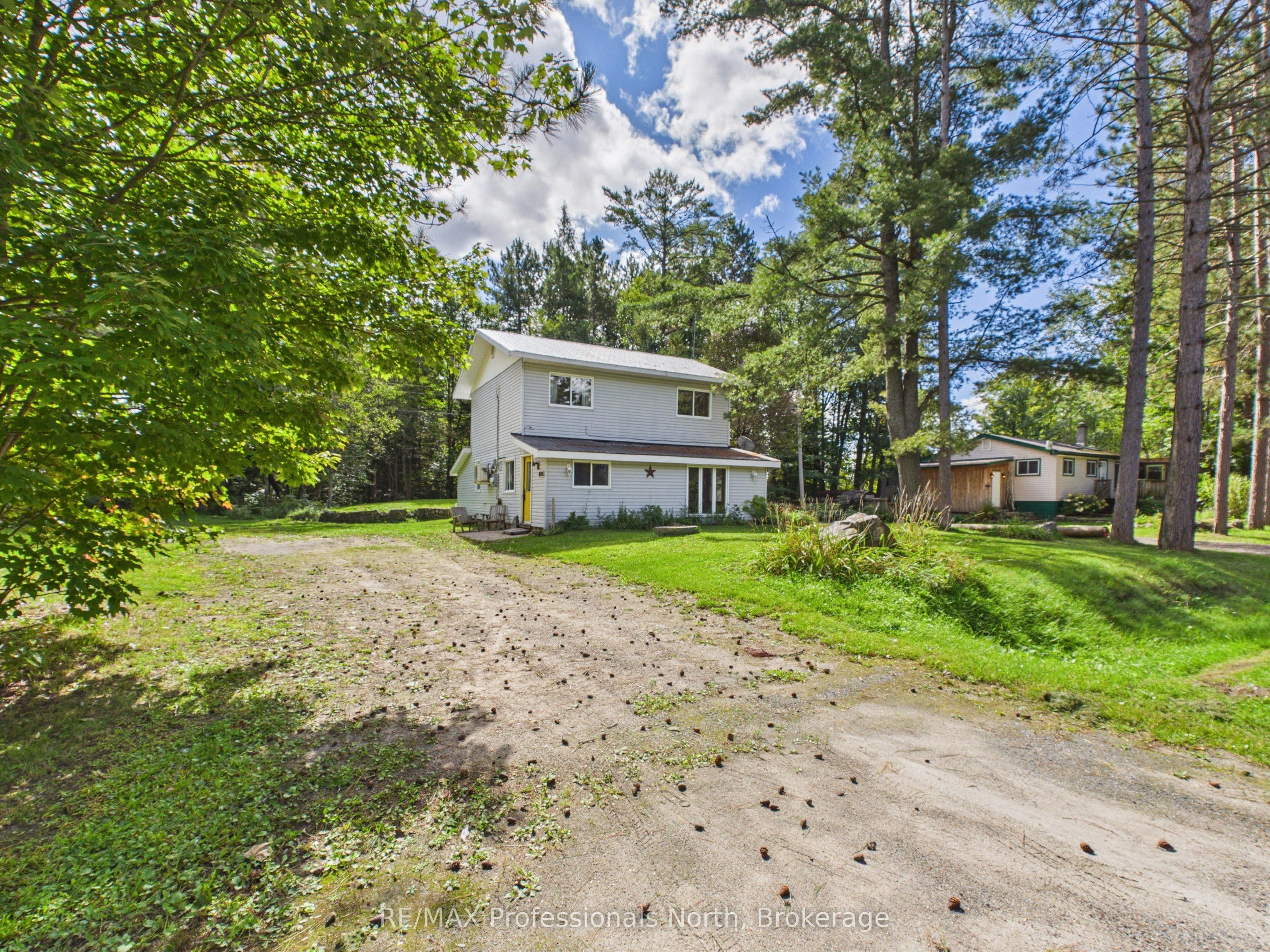 31 Hutcheson Beach Road photo 1