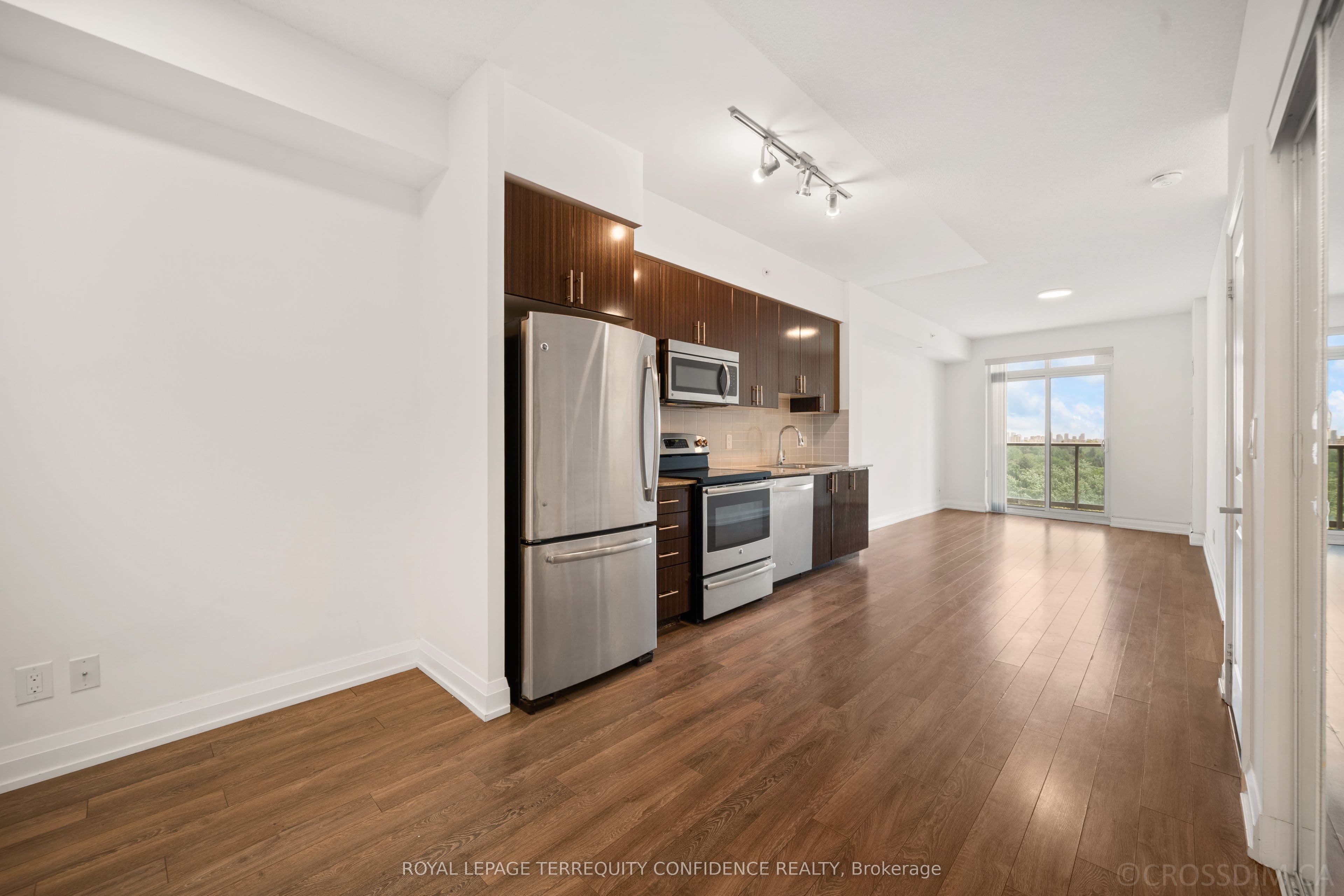 Unit 727 7161 Yonge Street photo 1