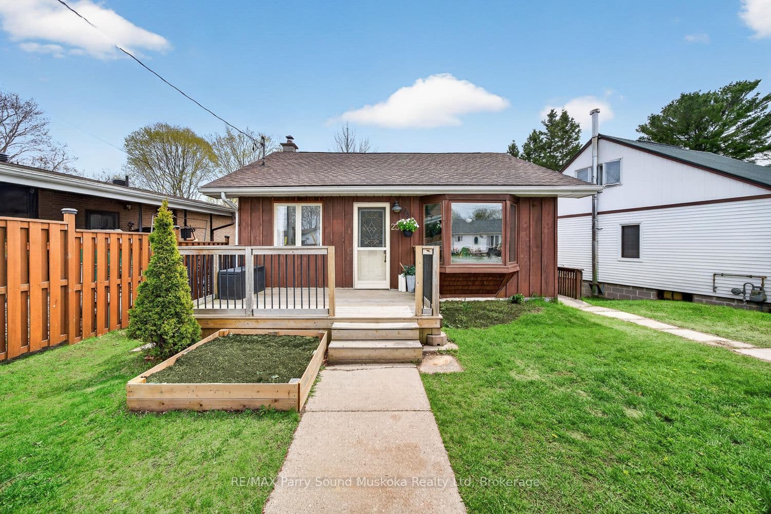 23 Highland Crescent photo 1