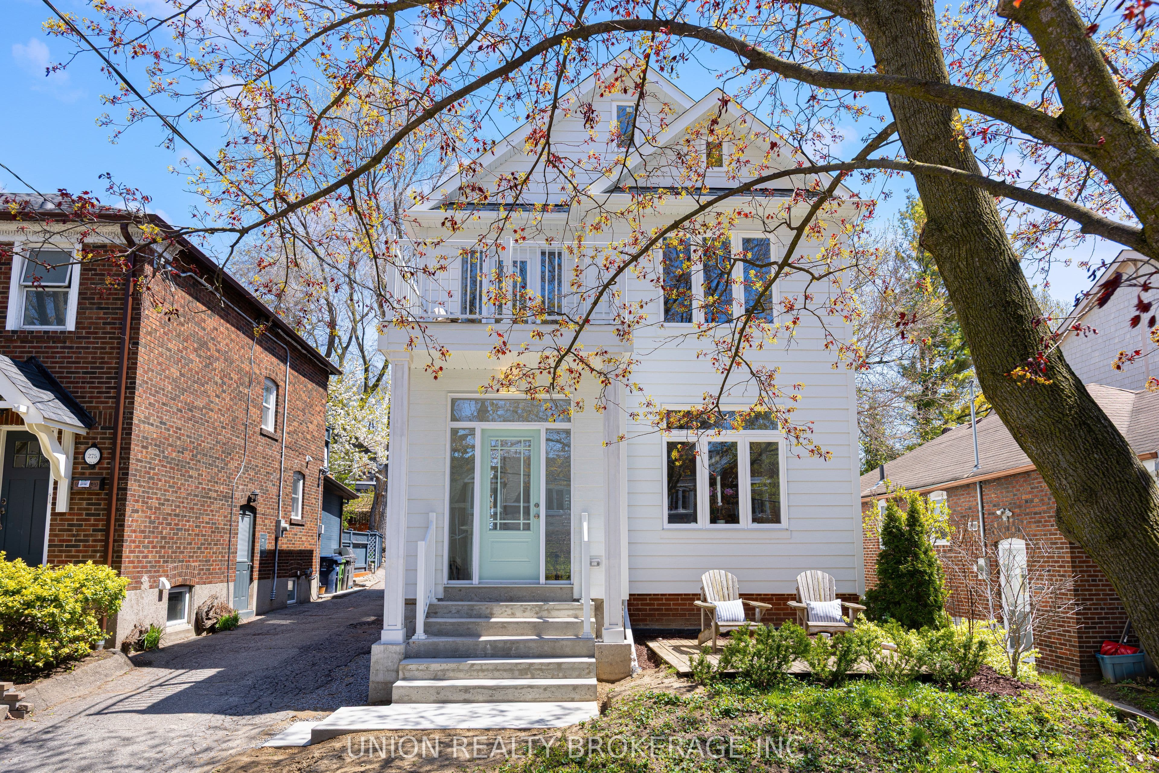 273 Lee Avenue photo 1