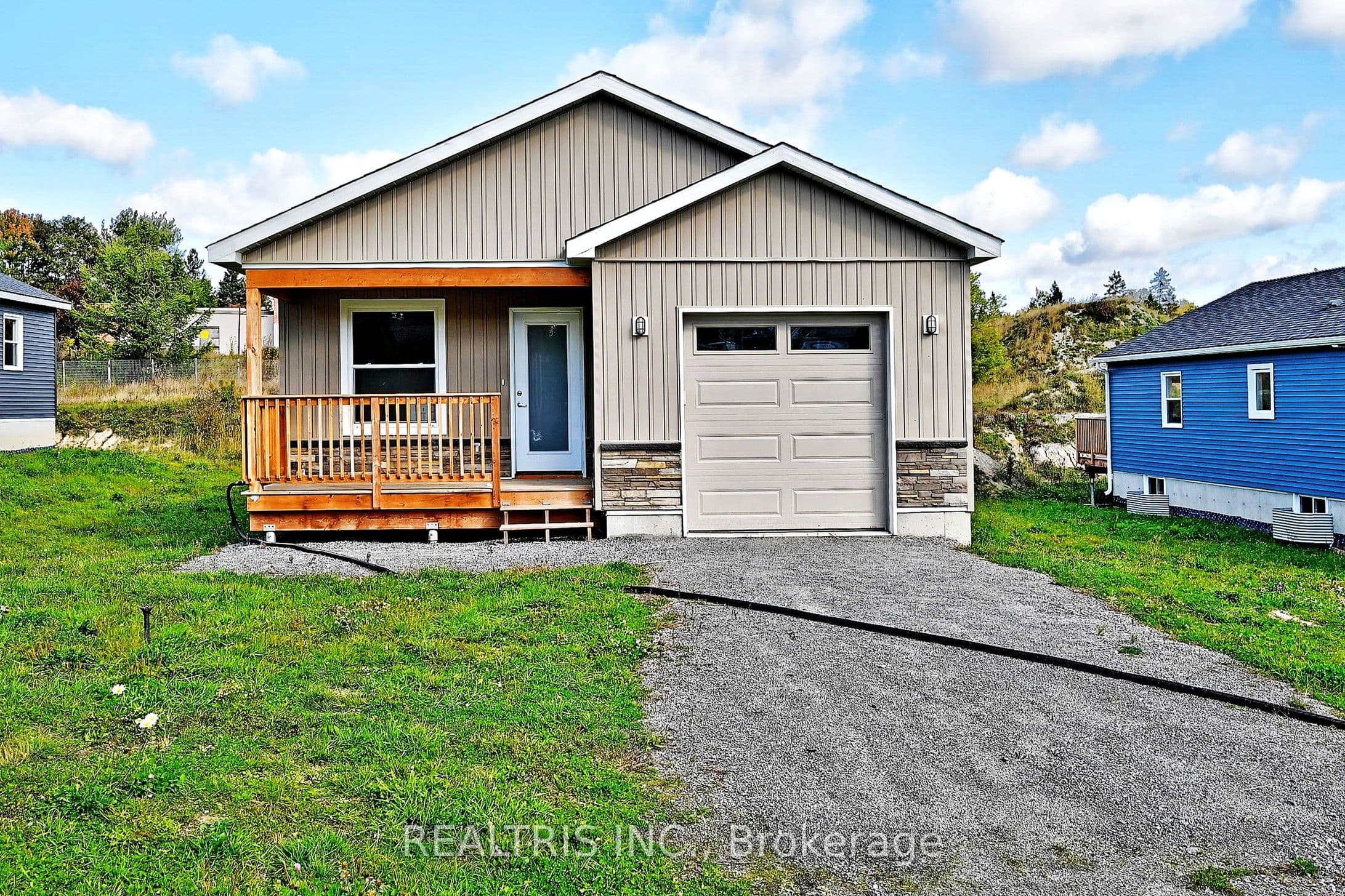 148 Patricia Street photo 1