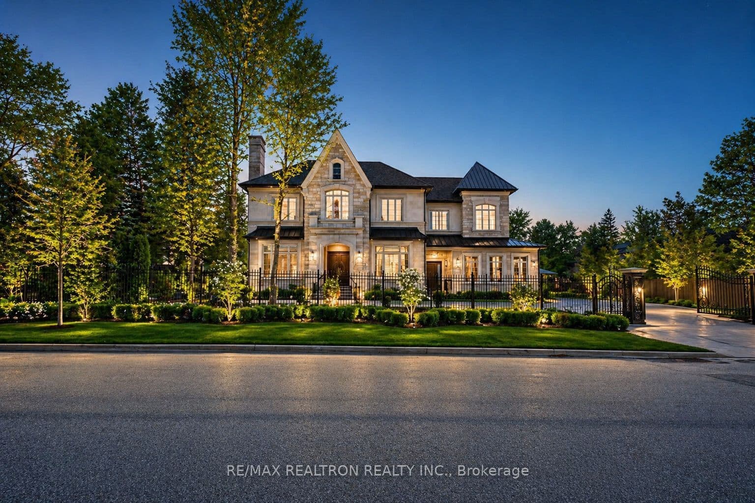 17 Pebblelane Court photo 1