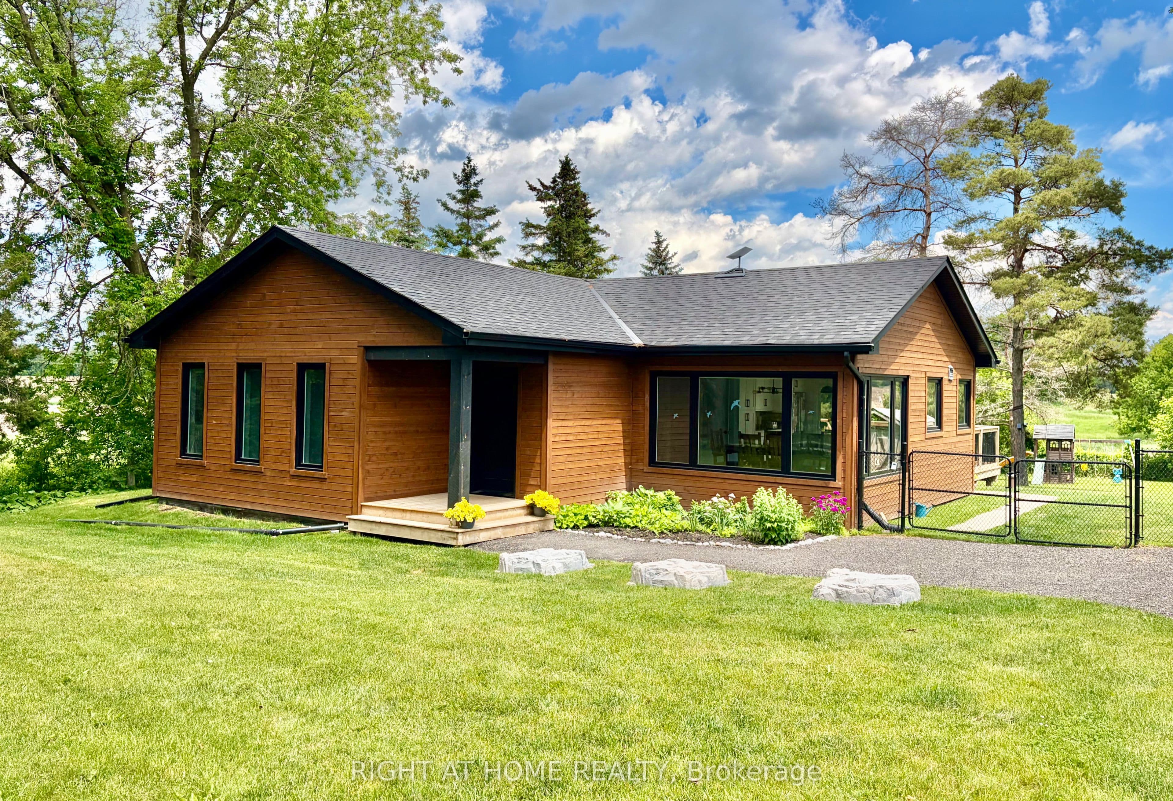 17083 Warden Avenue photo 1