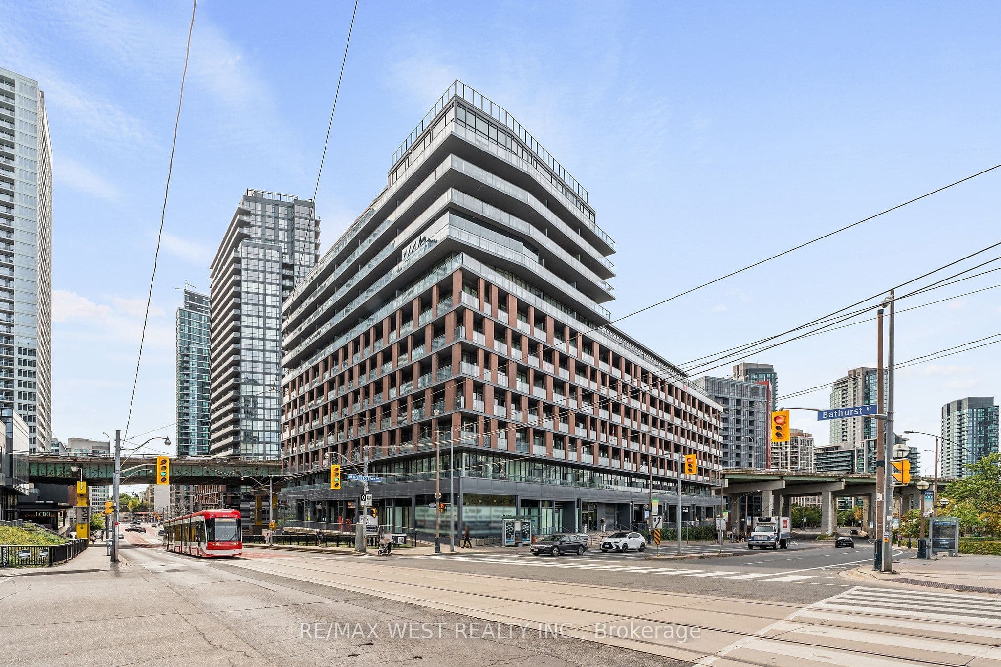 Unit 1002 169 Fort York Boulevard photo 1