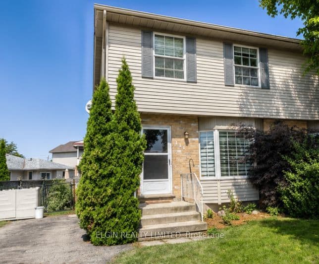 111 Manor Road photo 1