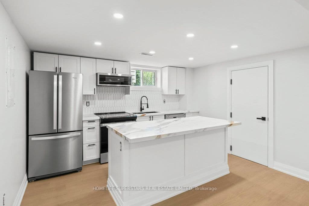 Unit Lower 855 Garth Street photo 1
