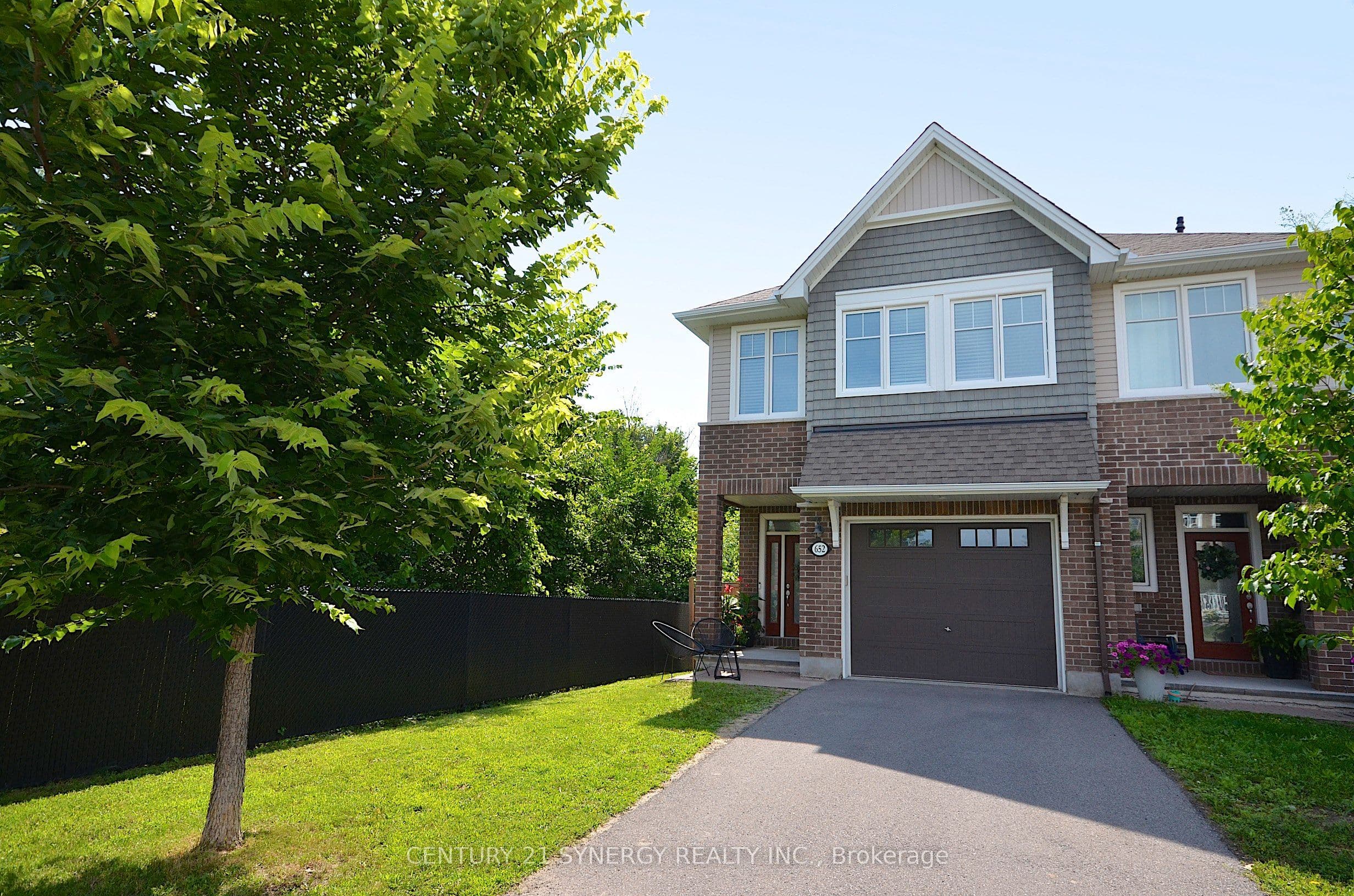 652 Vivera Place photo 1