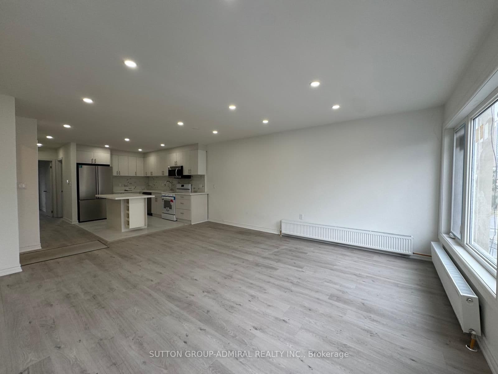 Unit Upper 2986A Dufferin Street photo 1