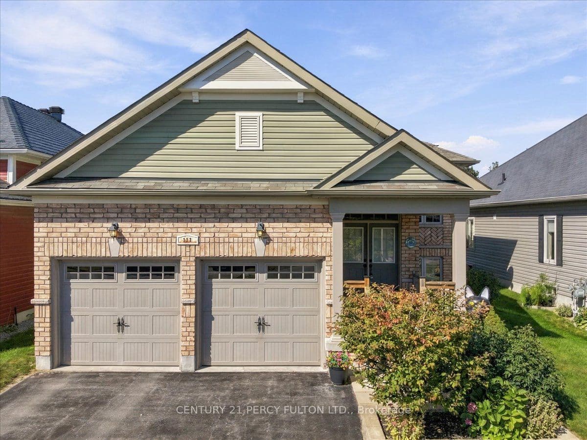 111 White Drive photo 1