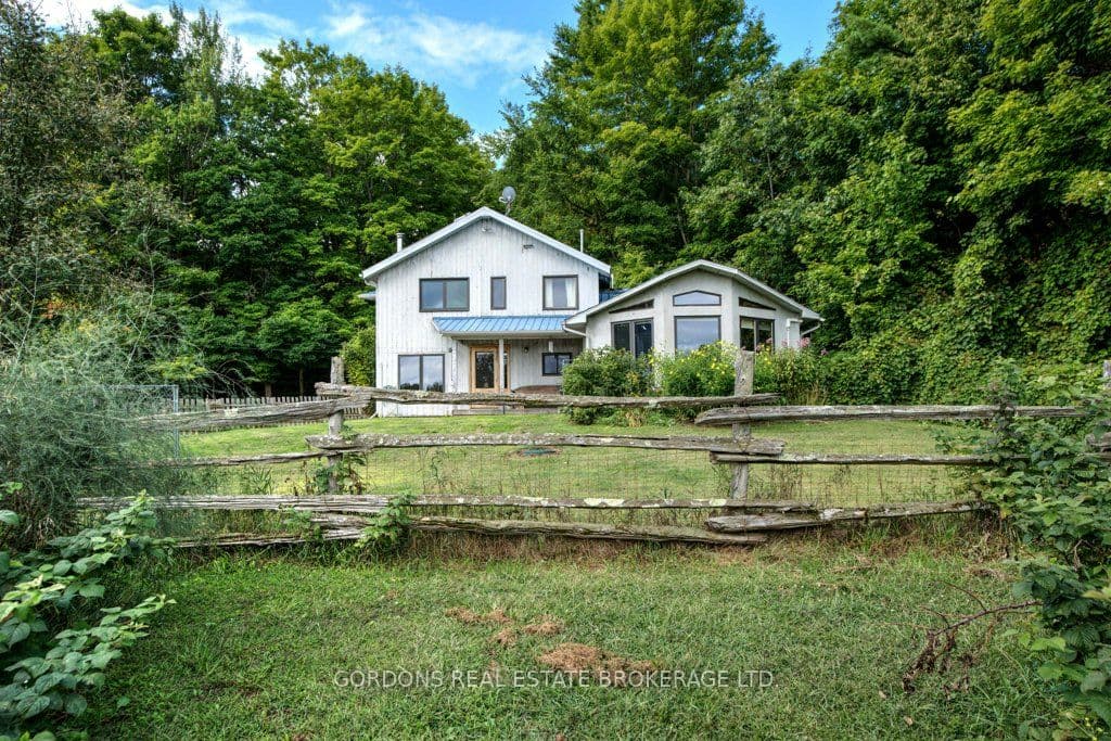 1084 Moon Road photo 1
