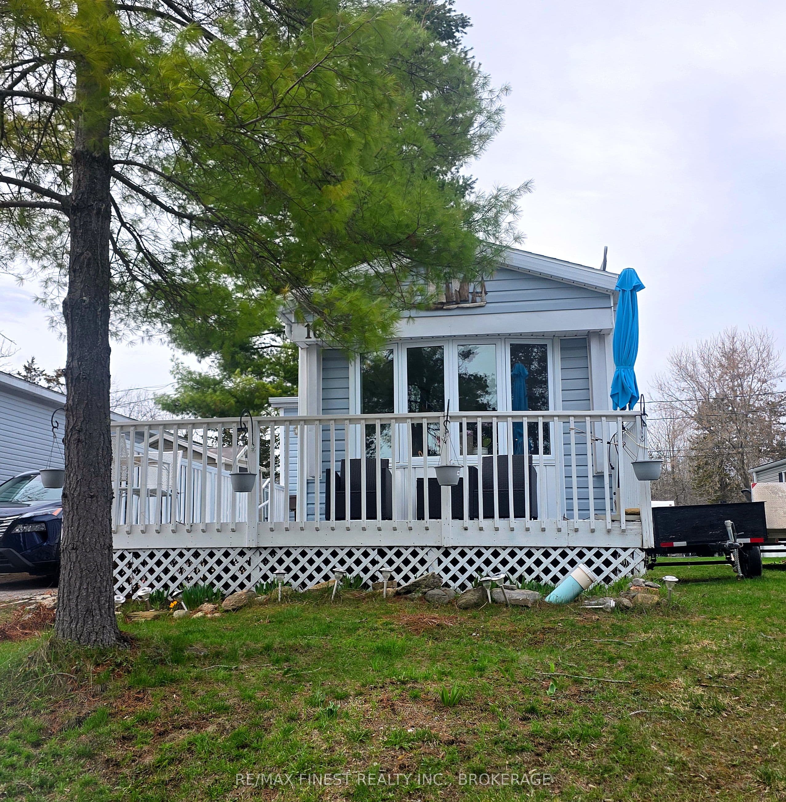 Unit 16 5633 Bath Road photo 1
