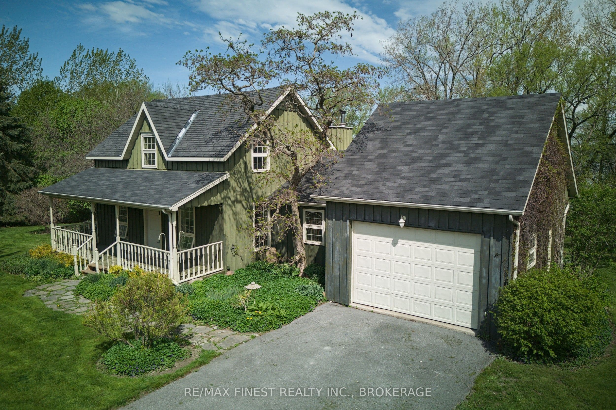9910 Front Road photo 1