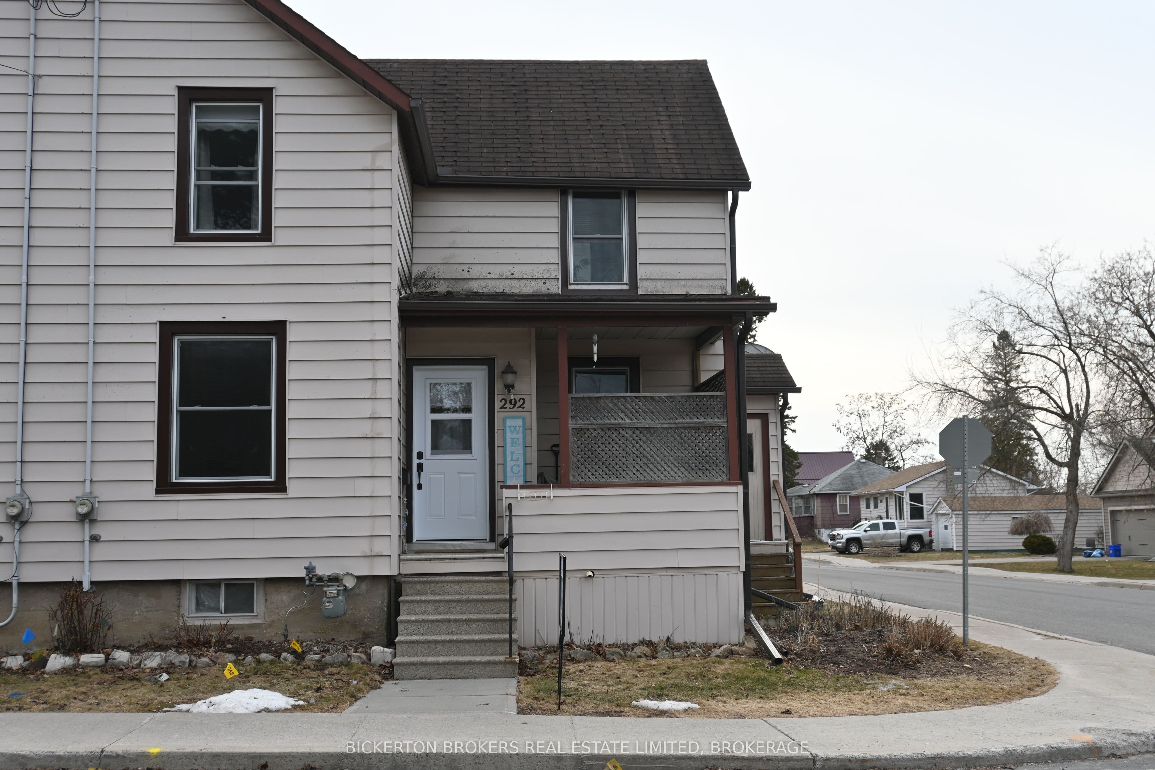 292 William Street photo 1
