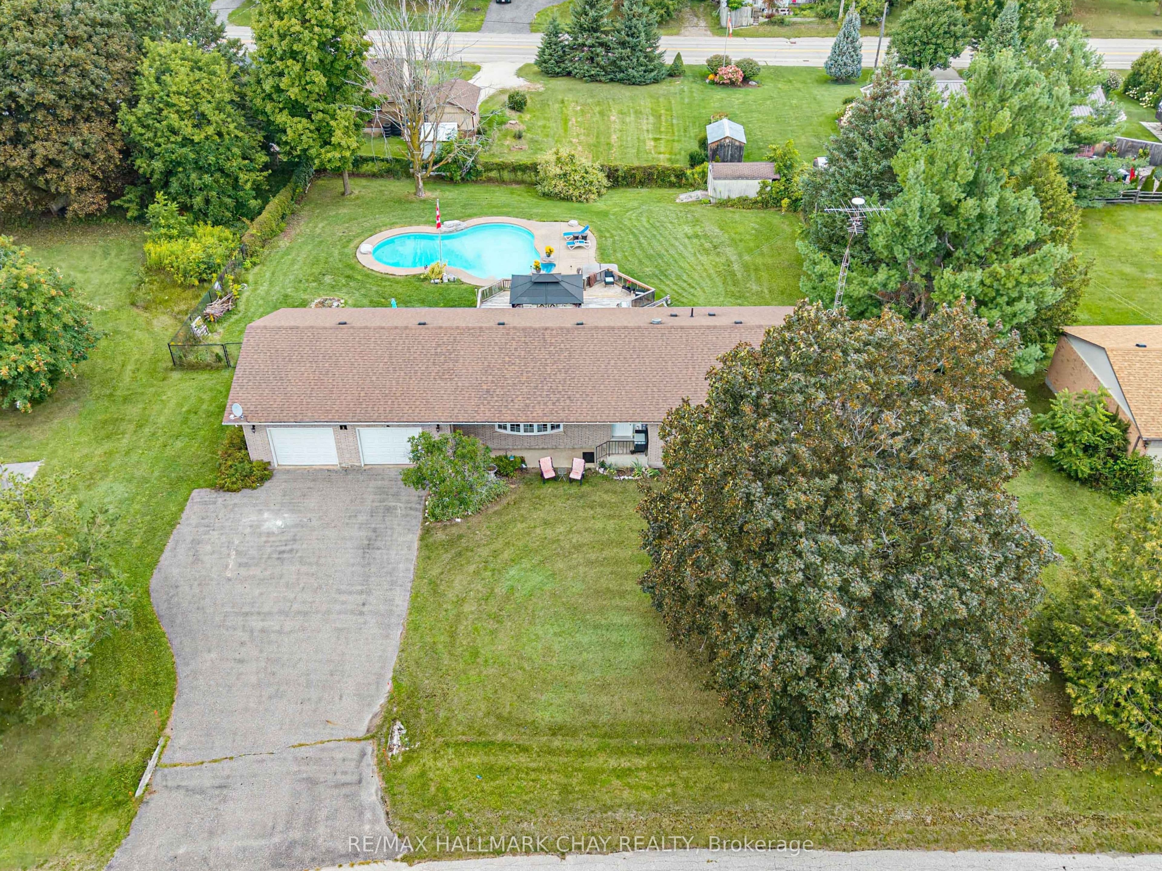 6 Maes Crescent photo 1
