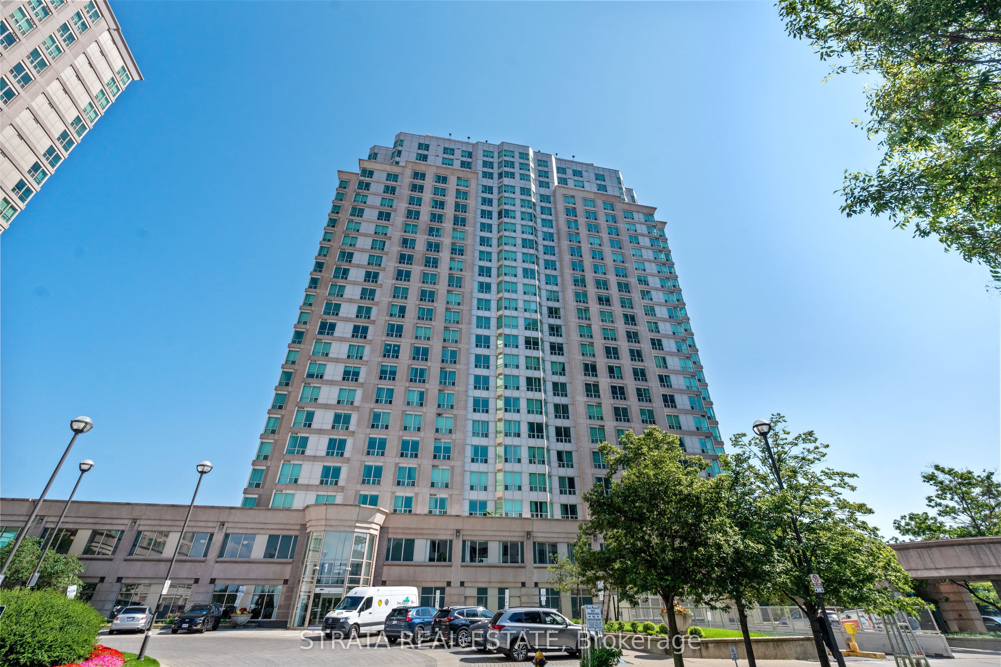 Unit 313 1 Lee Centre Drive photo 1