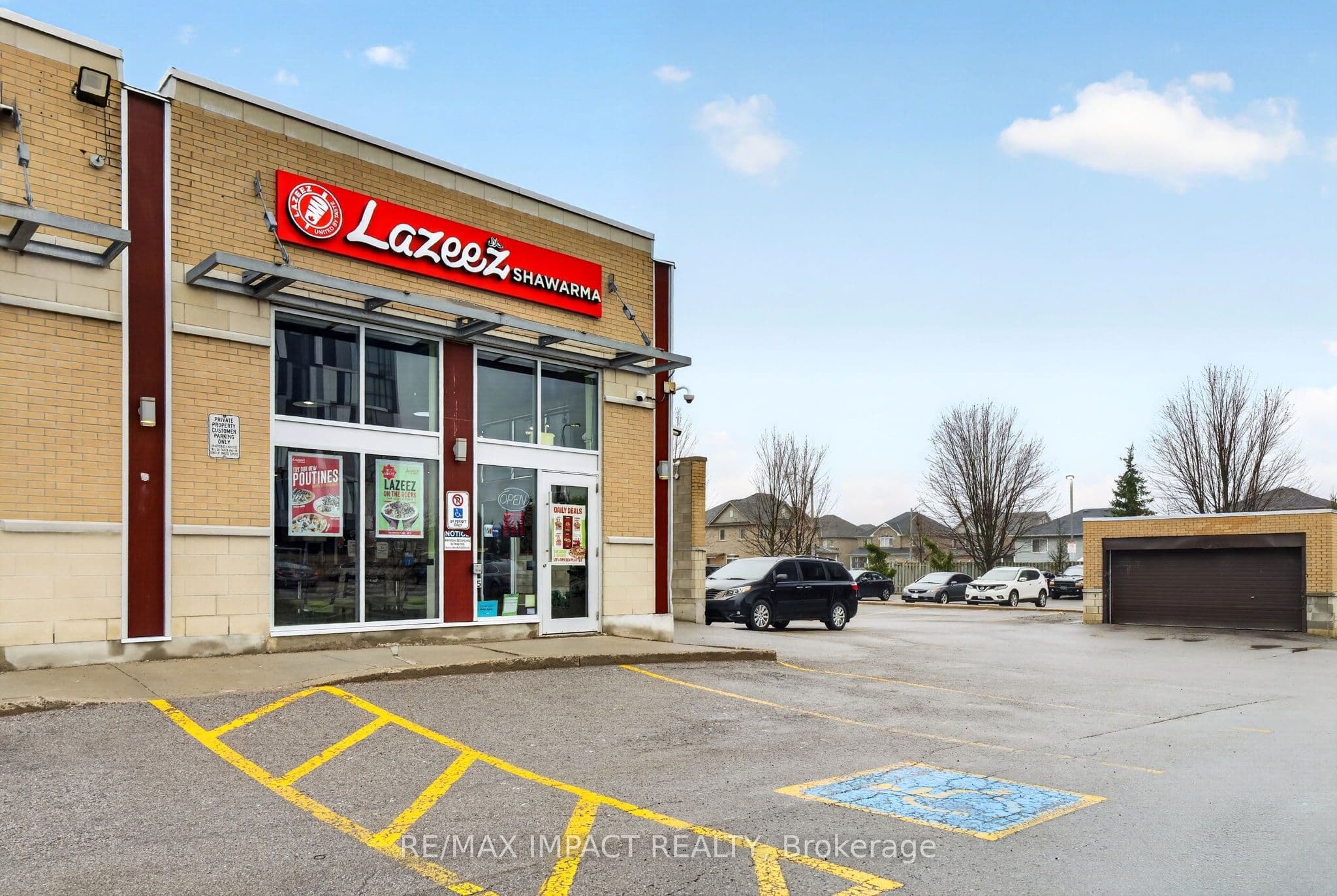 1812 Simcoe Street photo 1