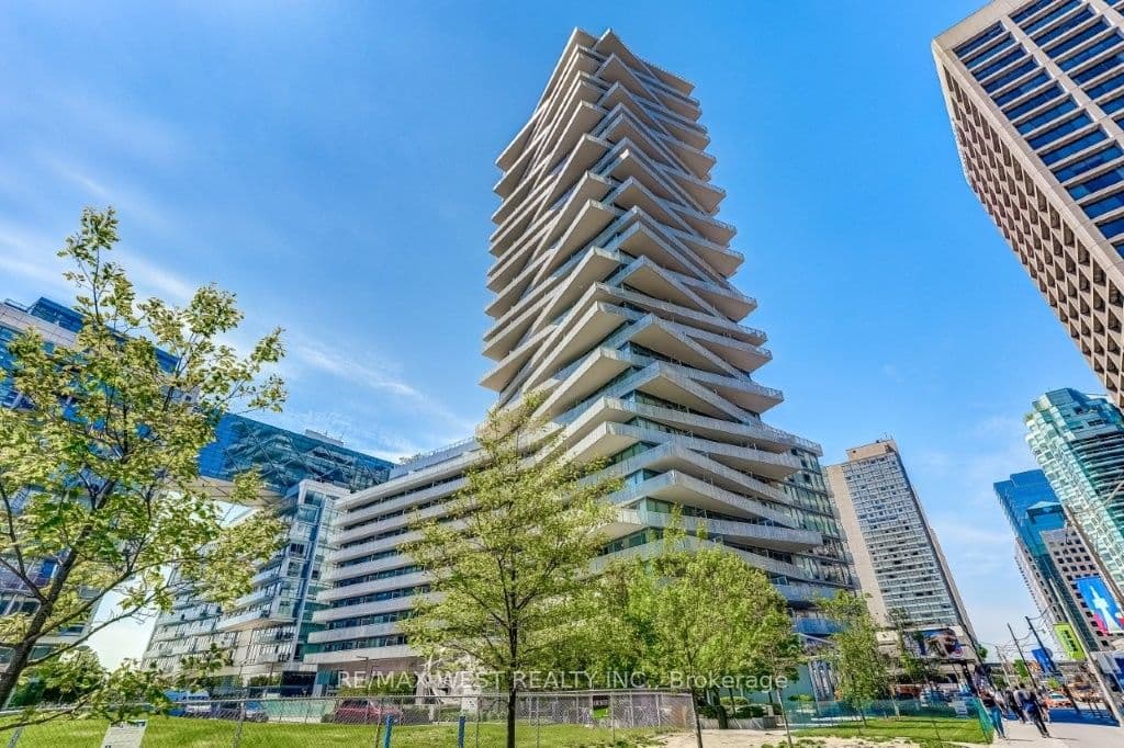 Unit 1006 15 Queens Quay photo 1