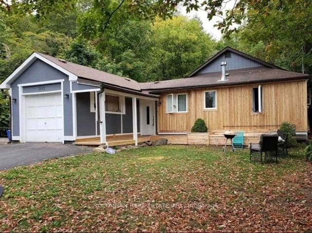 257 Parkwood Avenue photo 1