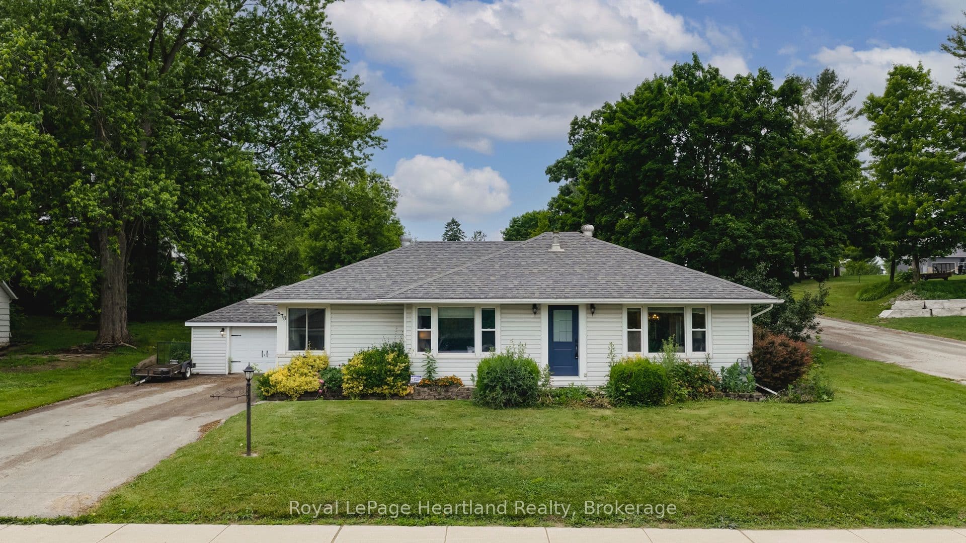578 Stauffer Street photo 1