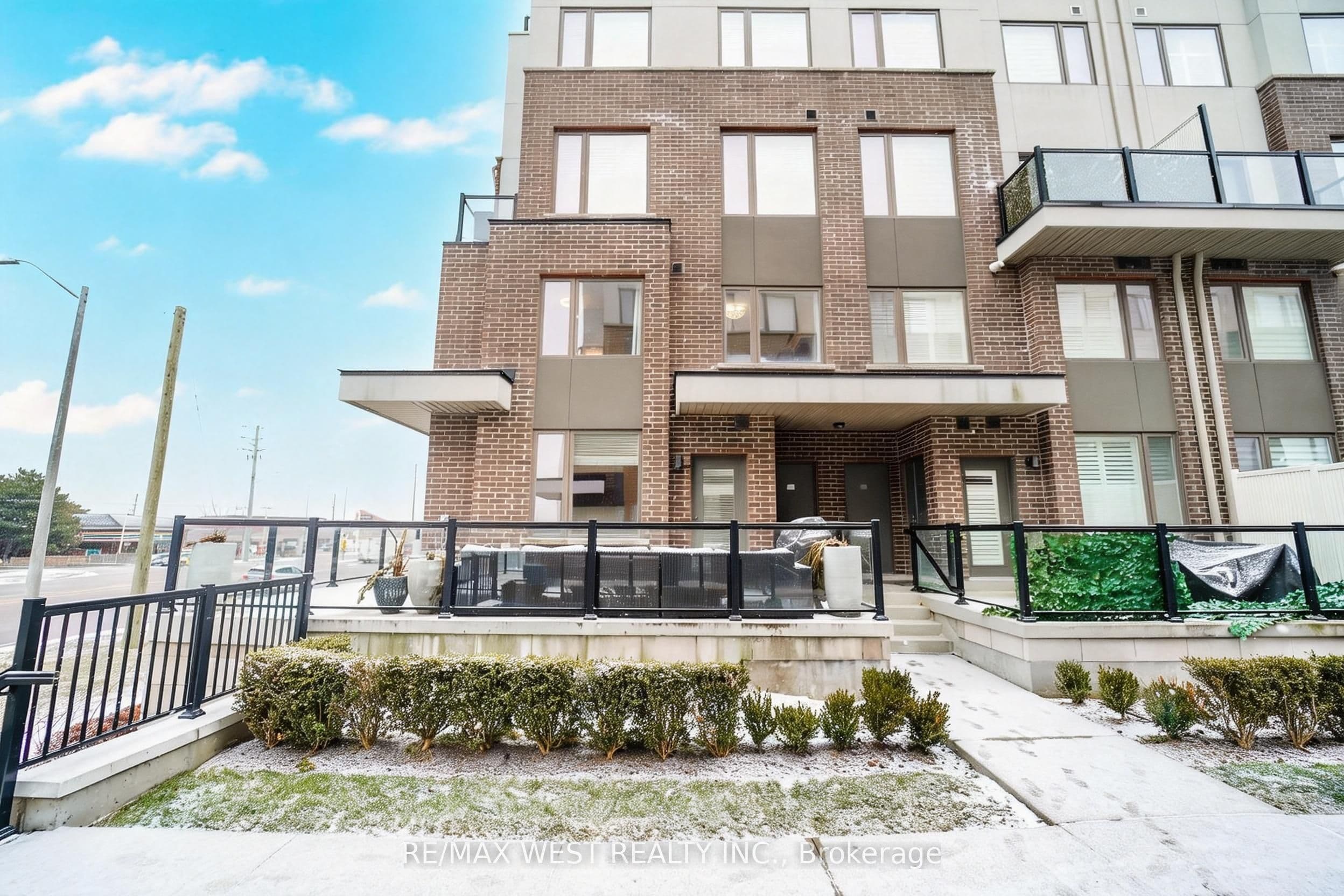 Unit 211 1460 Whites Road photo 1