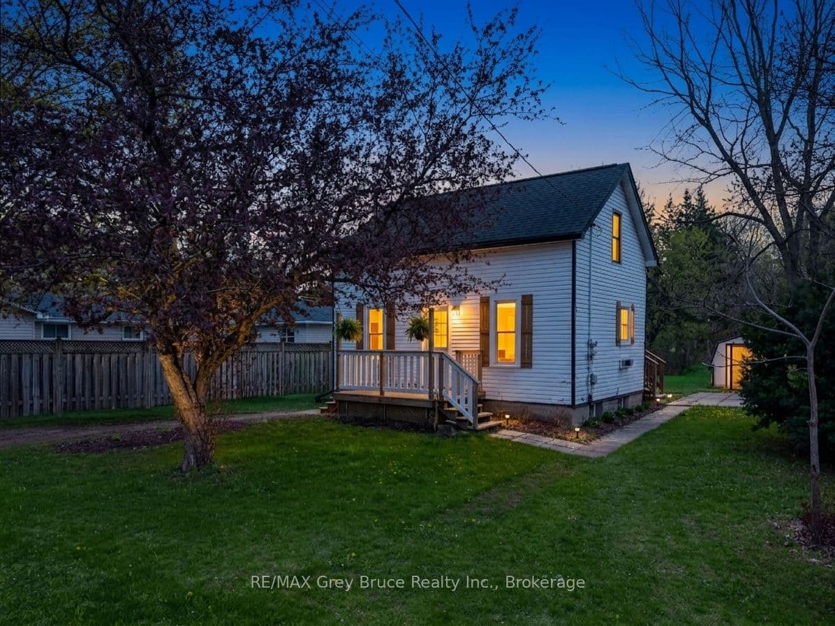 283 MARGARET Street photo 1