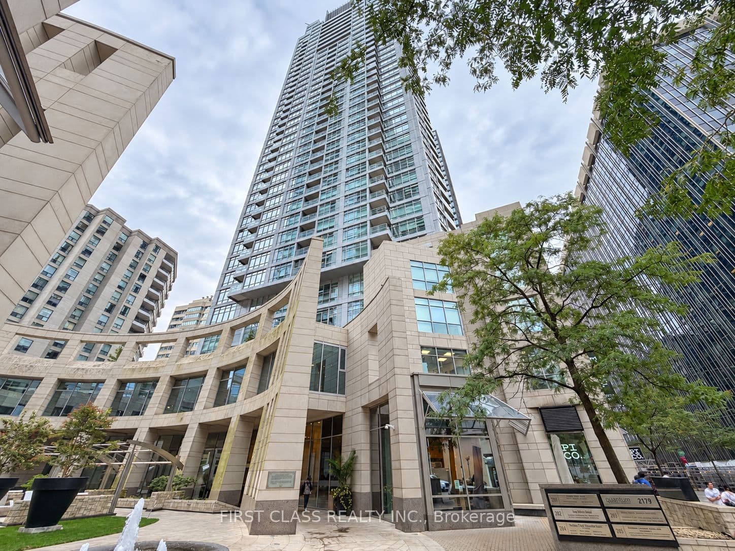 Unit 2912 2181 Yonge Street photo 1