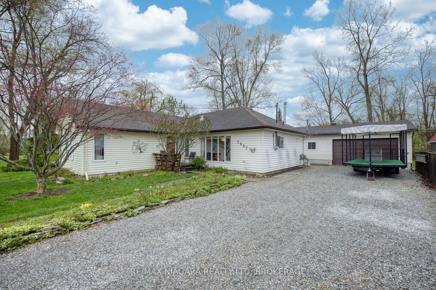 2997 Poplar Avenue photo 1