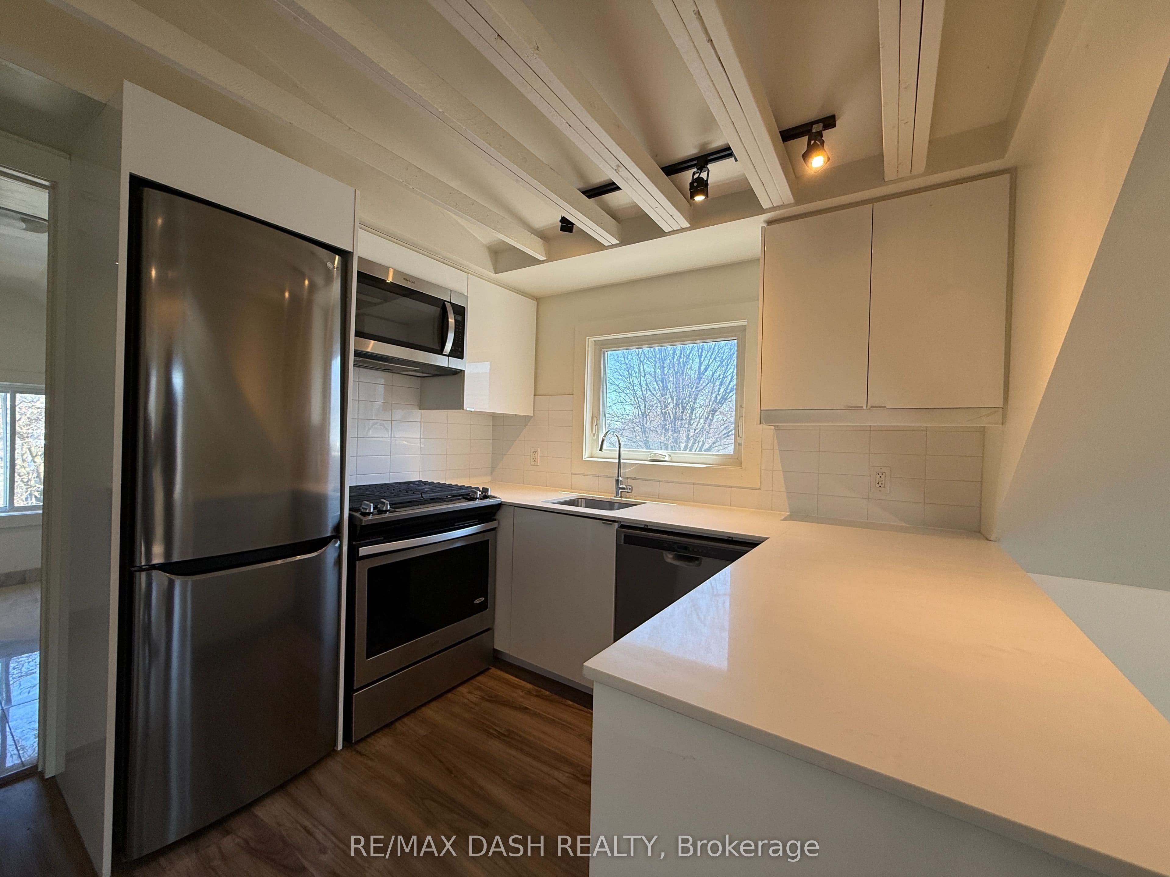 Unit 4 263 Boston Avenue photo 1