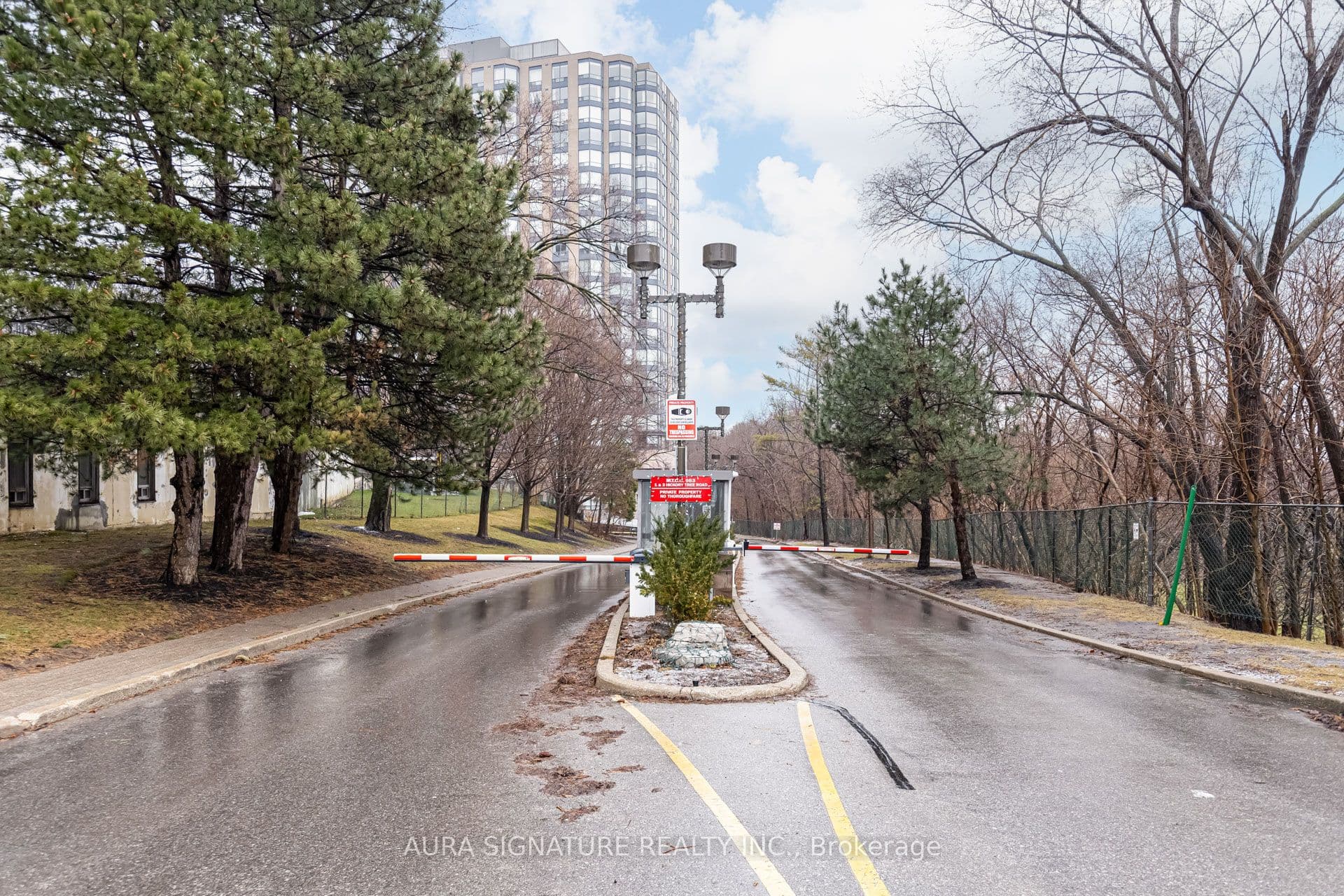 Unit 1010 3 Hickory Tree Drive photo 1