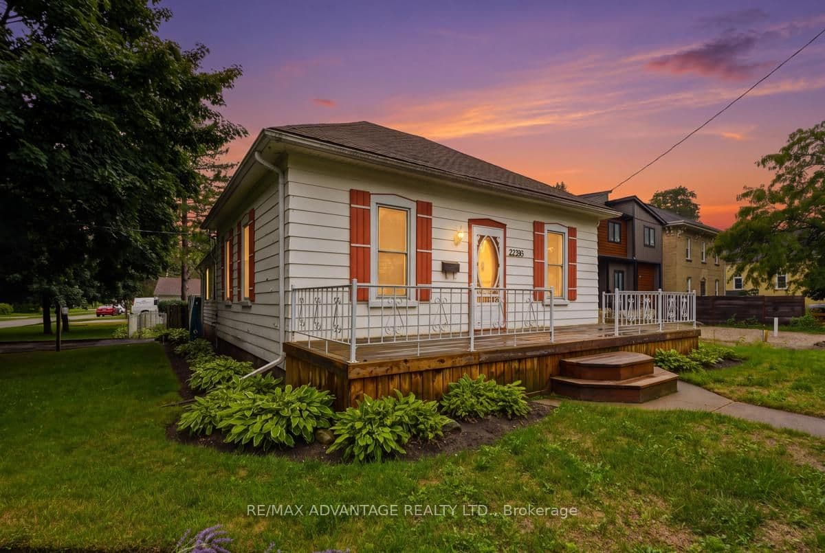 22383 Adelaide Road photo 1