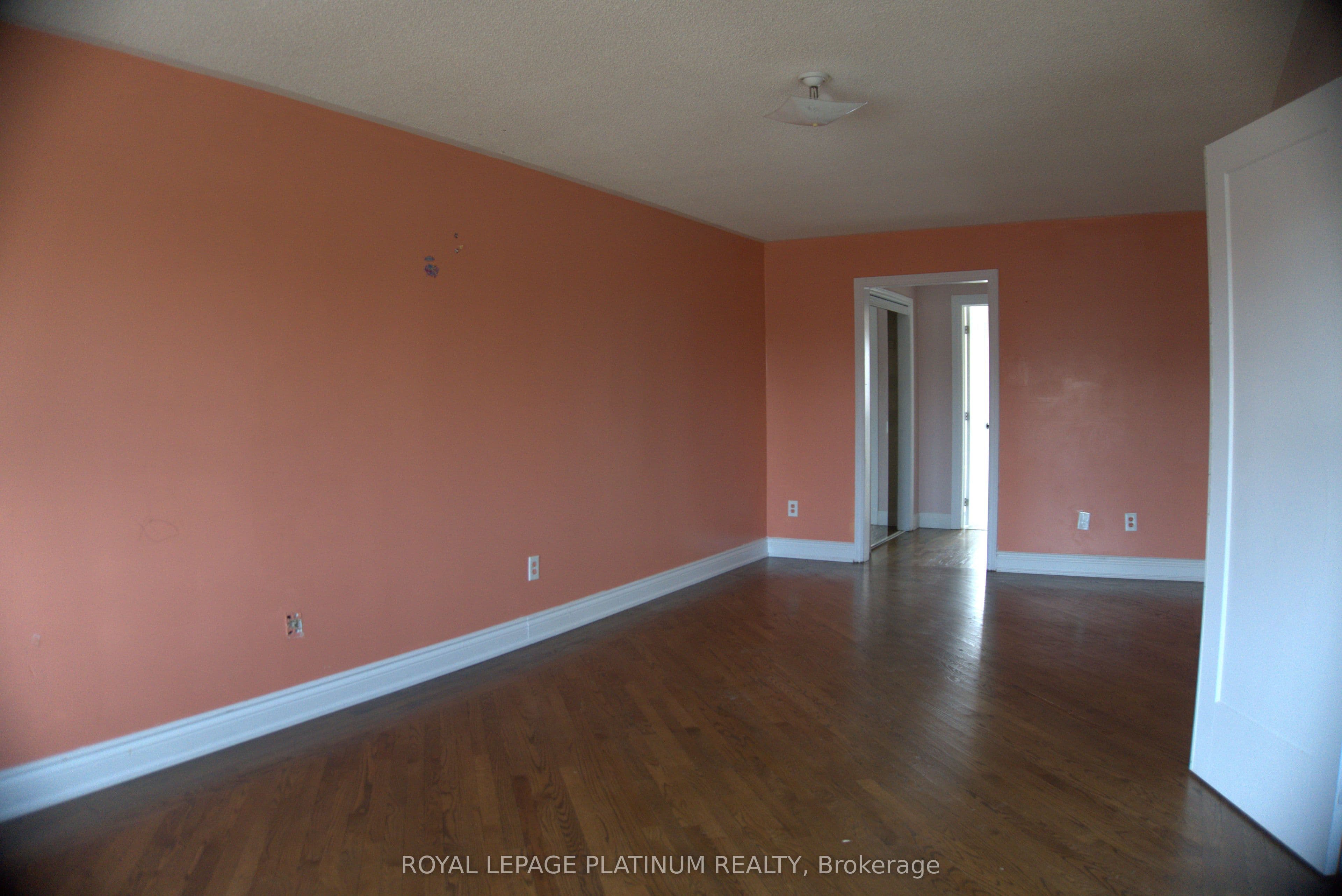 60 Brookfield Court photo 1