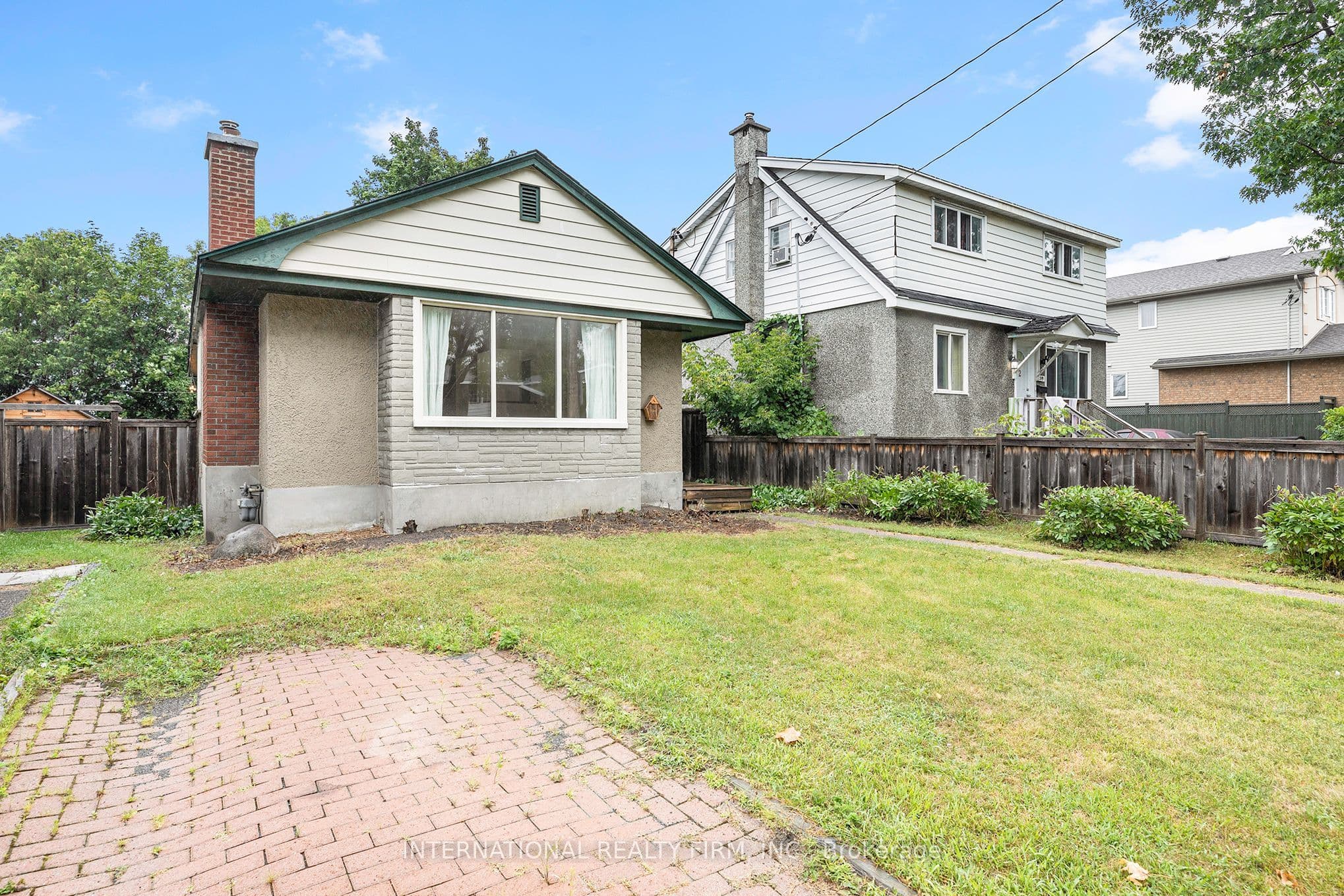 323 Lanark Avenue photo 1
