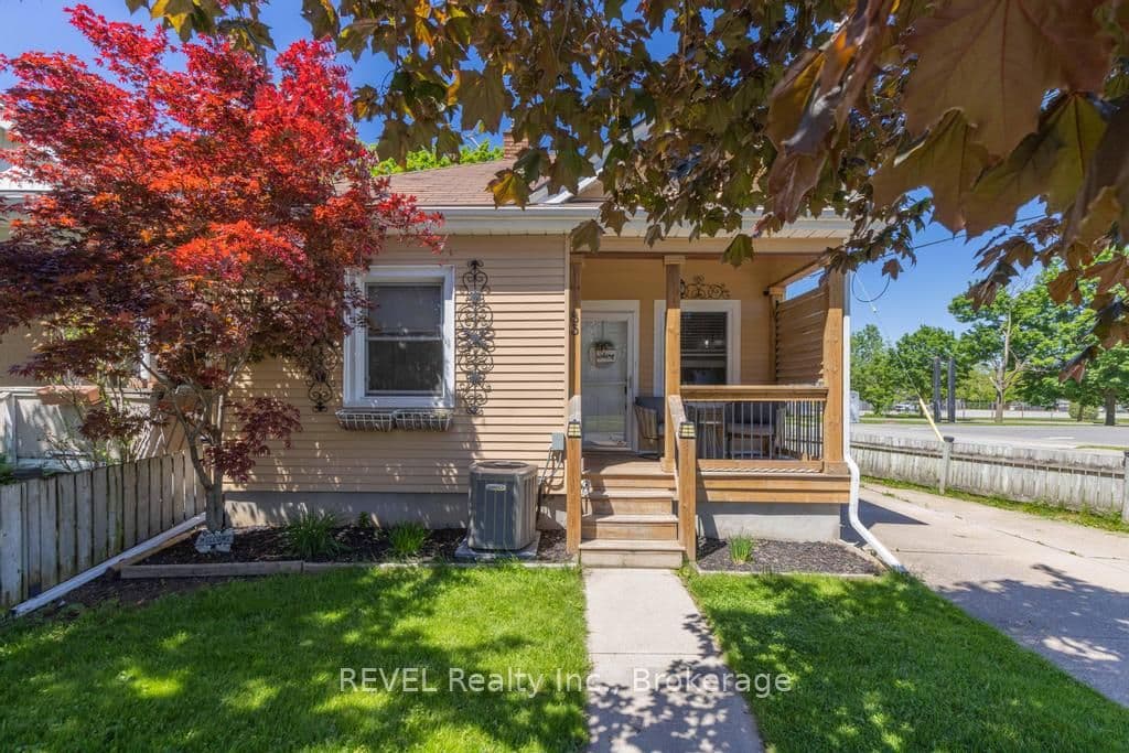 83 Rodman Street photo 1
