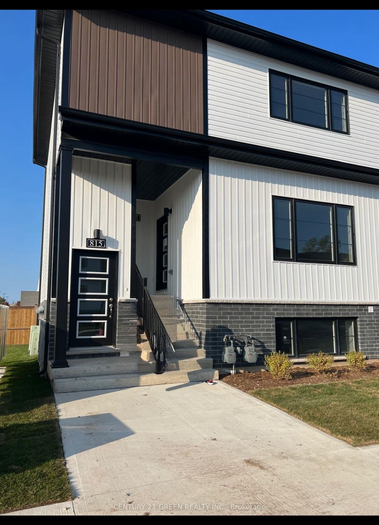 Unit 815 4263 Fourth Avenue photo 1