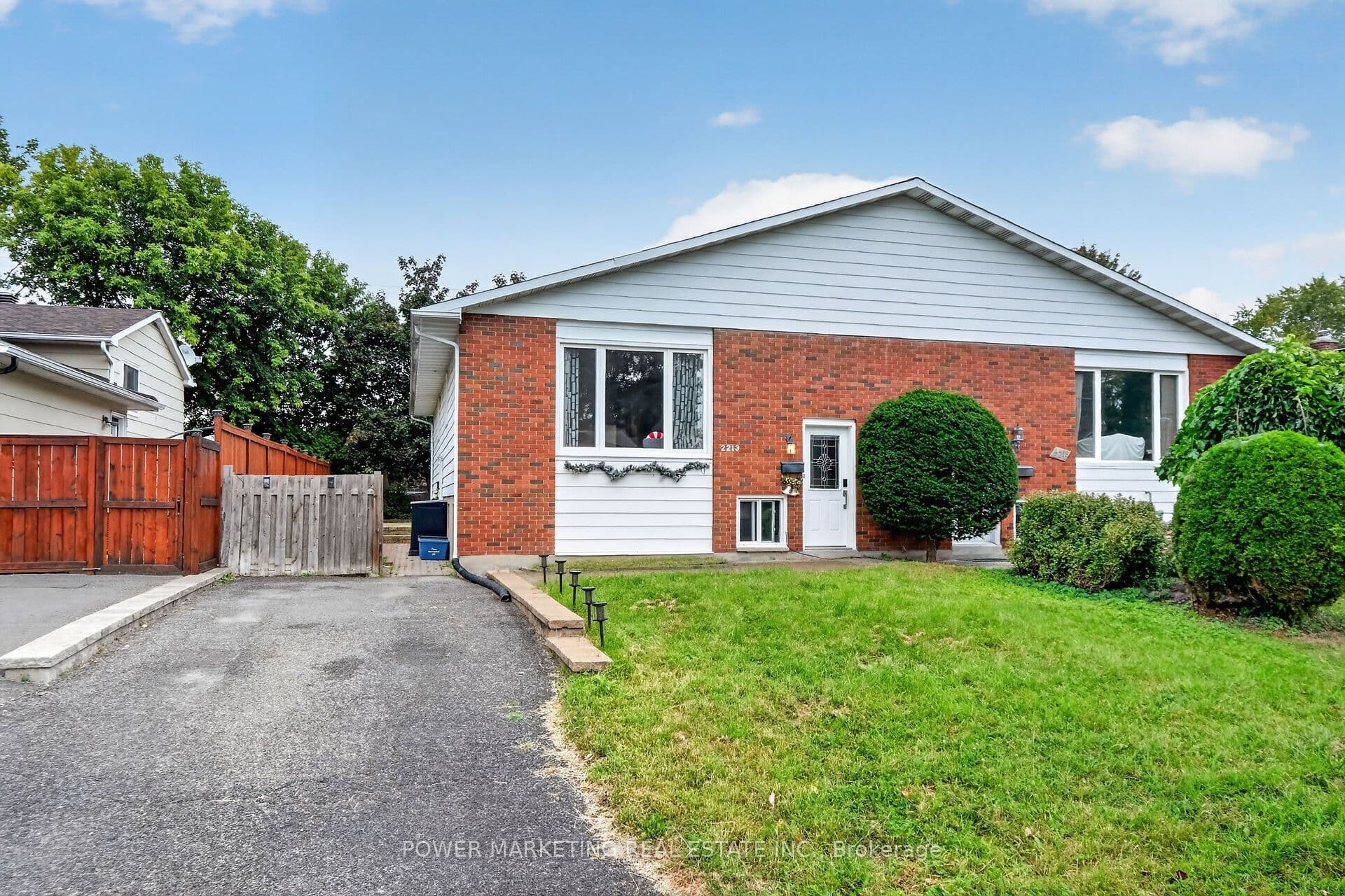 2213 FILLMORE Crescent photo 1