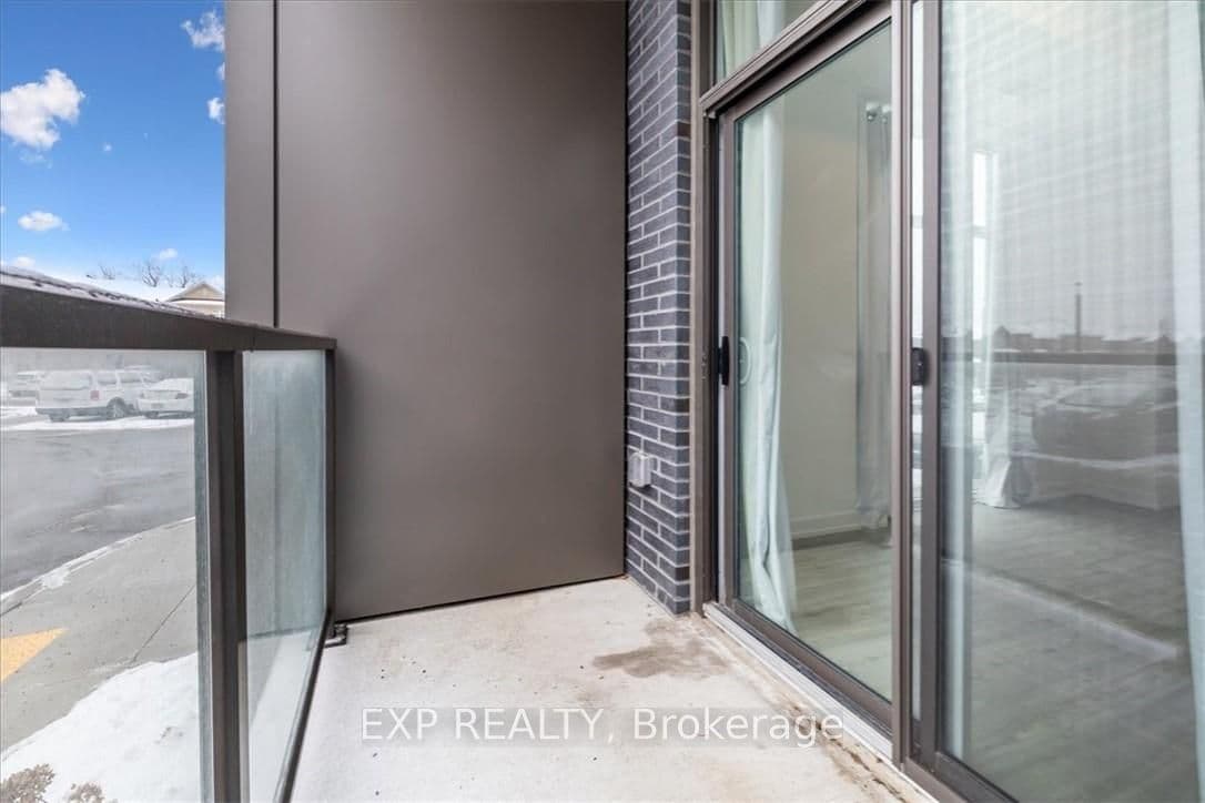 Unit 115 450 Dundas Street photo 1
