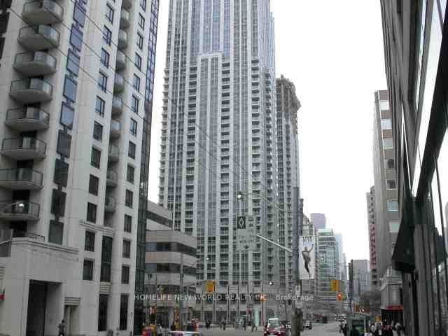 Unit 4802 763 Bay Street photo 1