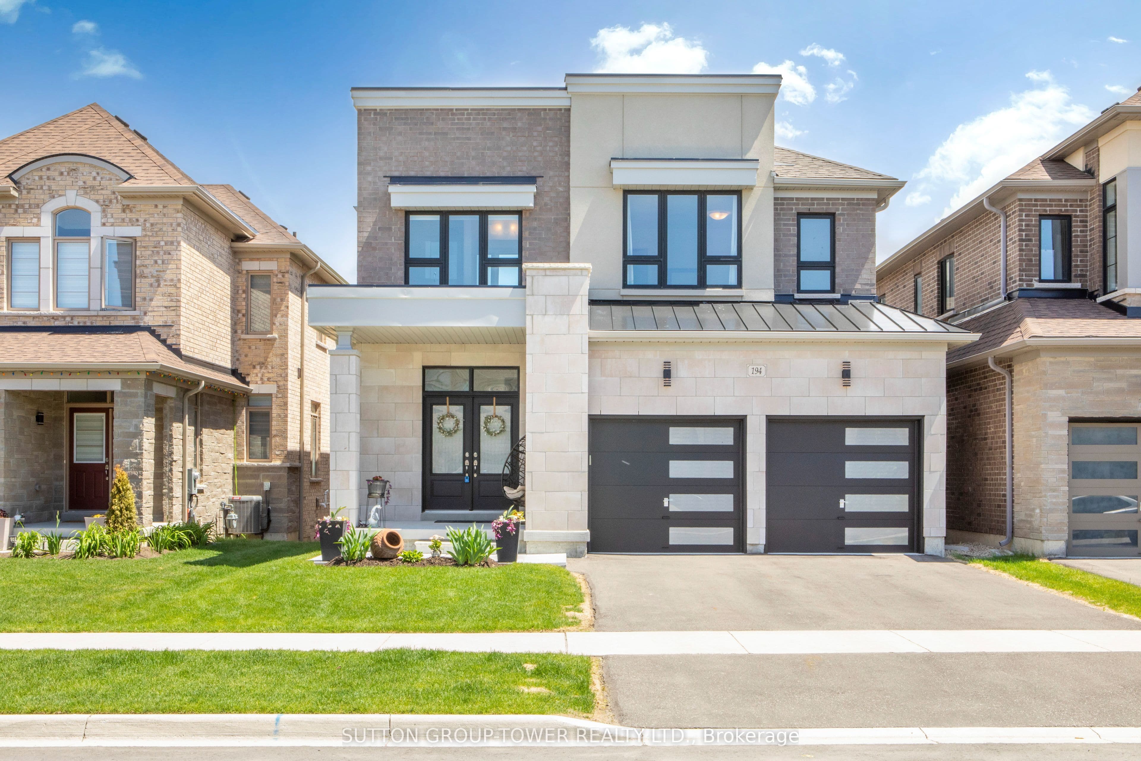 194 Ferragine Crescent photo 1