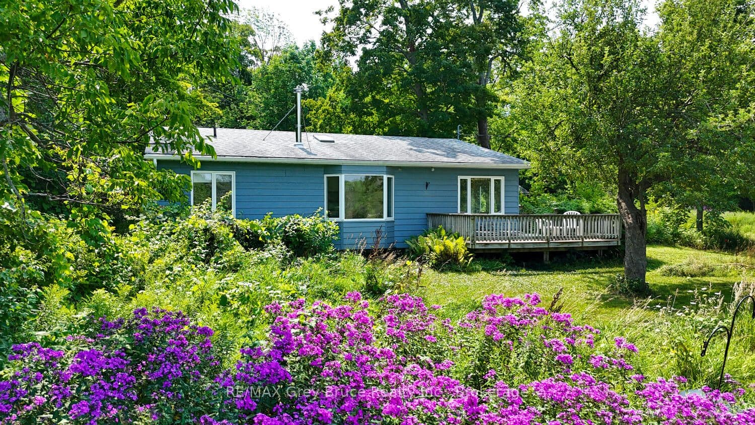 65 Lawrence Road photo 1
