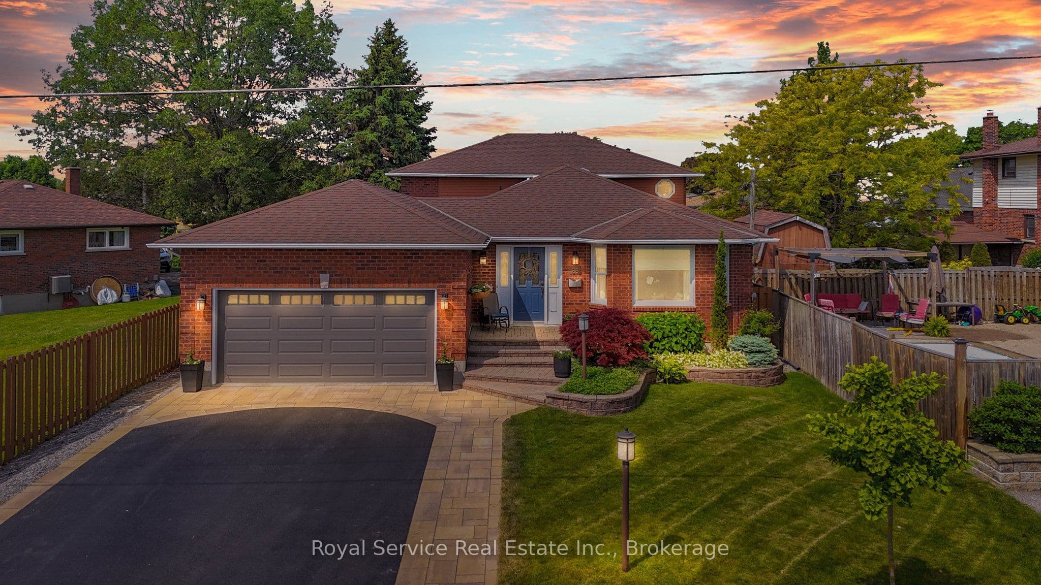 88 Simpson Avenue photo 1