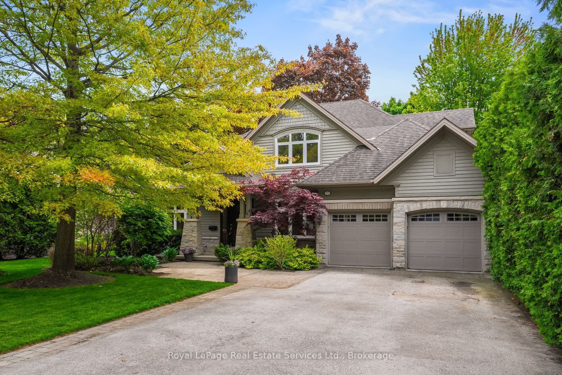 370 Christina Drive photo 1
