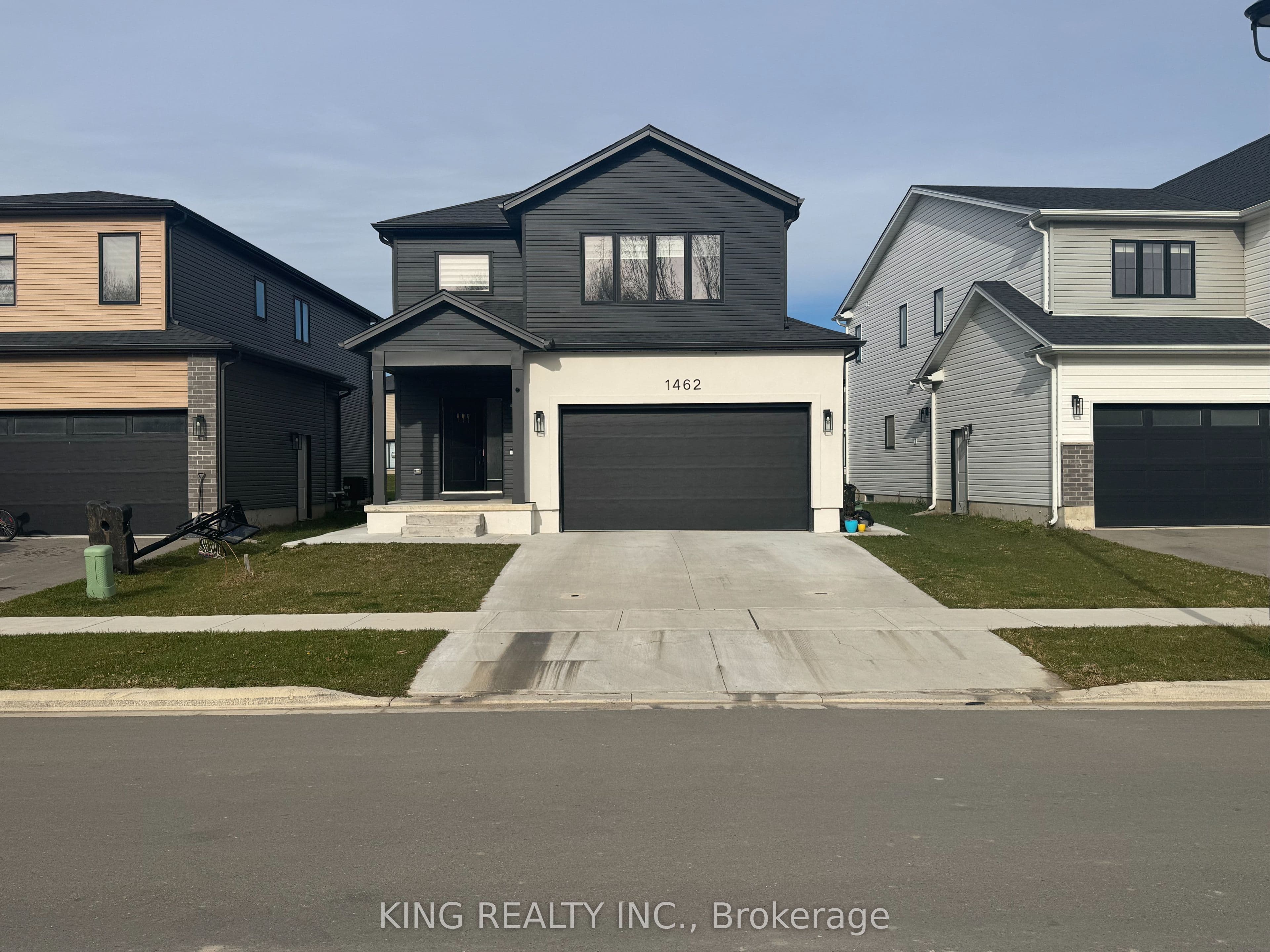 Unit Lower 1462 Twilite Boulevard photo 1