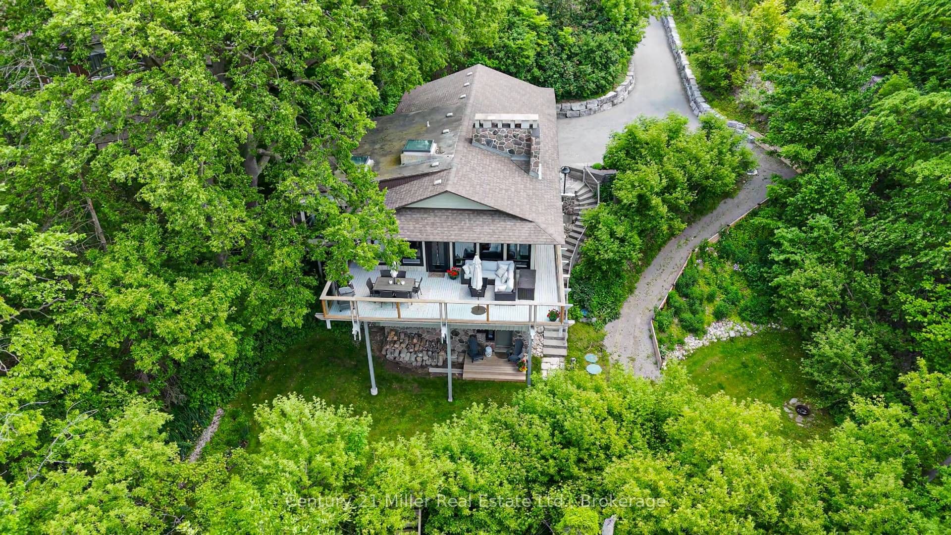 50 Greensview Drive photo 1
