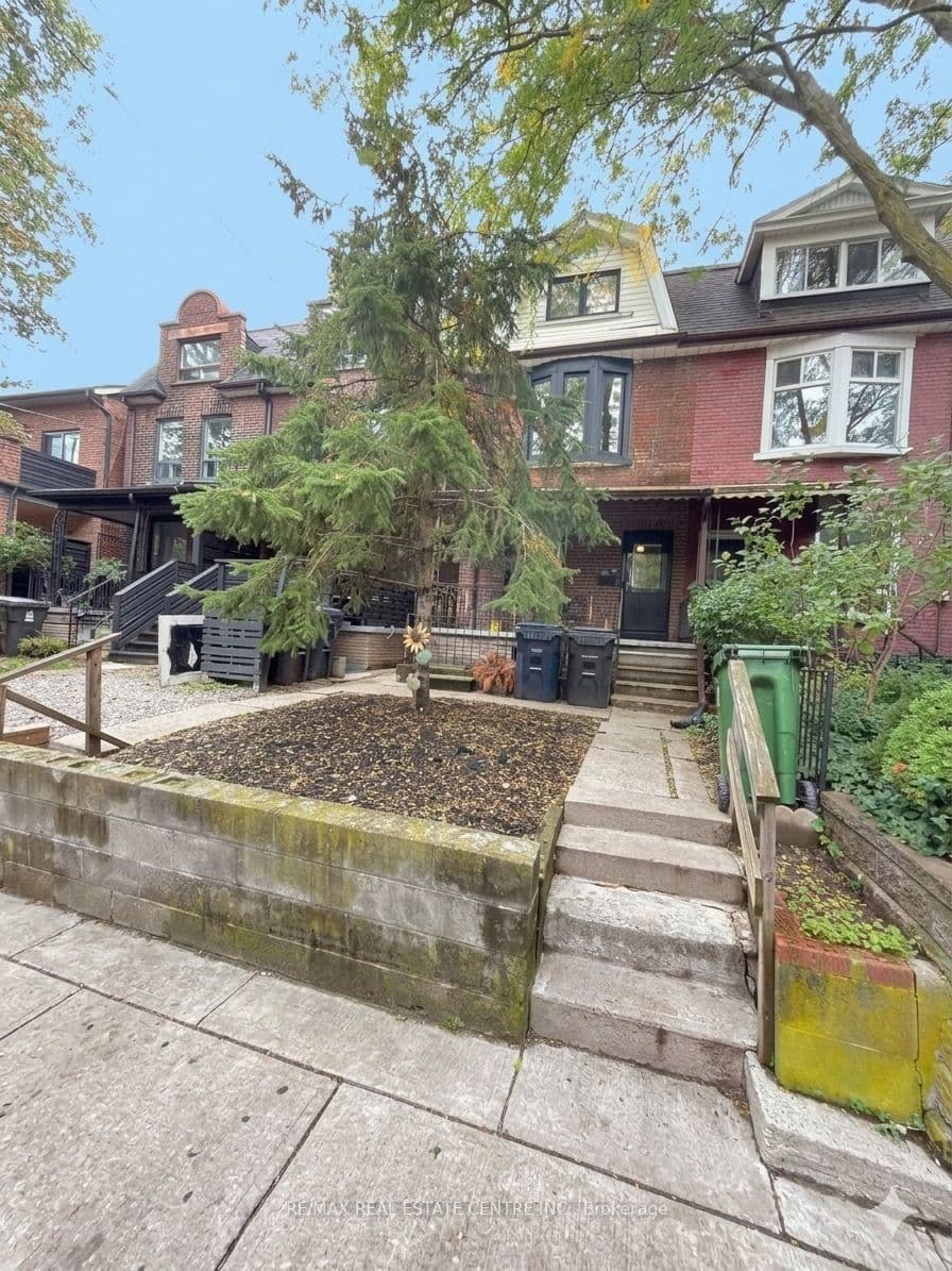 200 Roxton Road photo 1