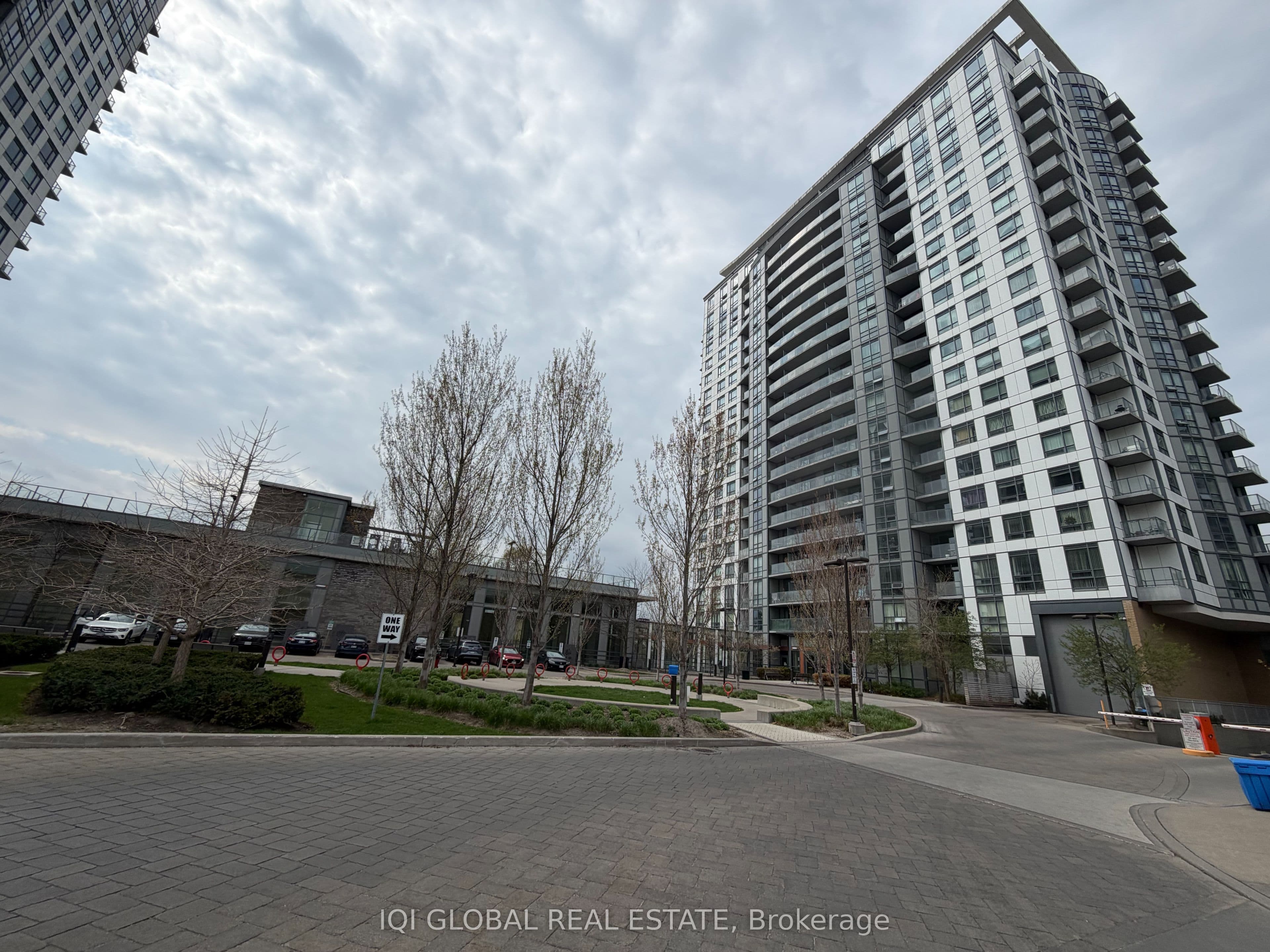 Unit 310 185 Bonis Avenue photo 1