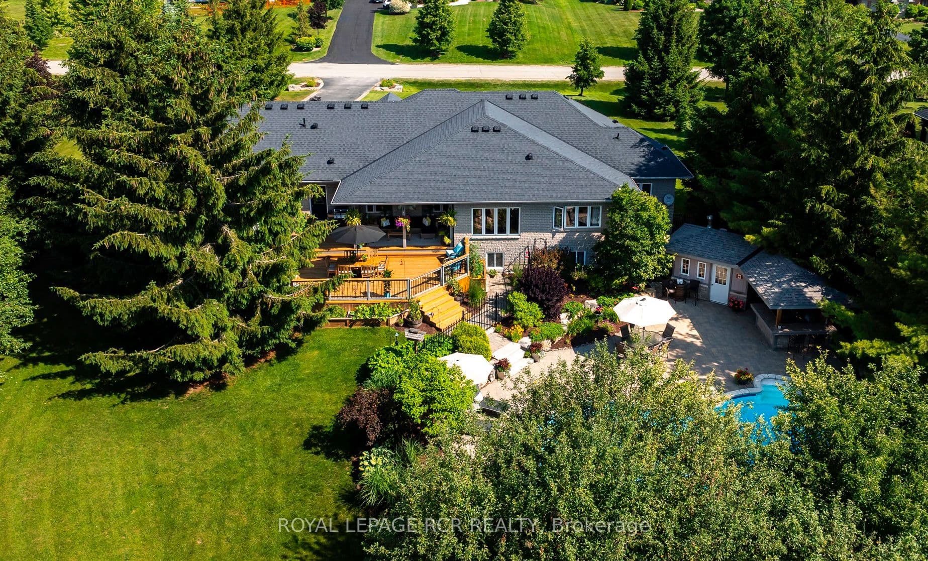 6 Brookhaven Crescent photo 1