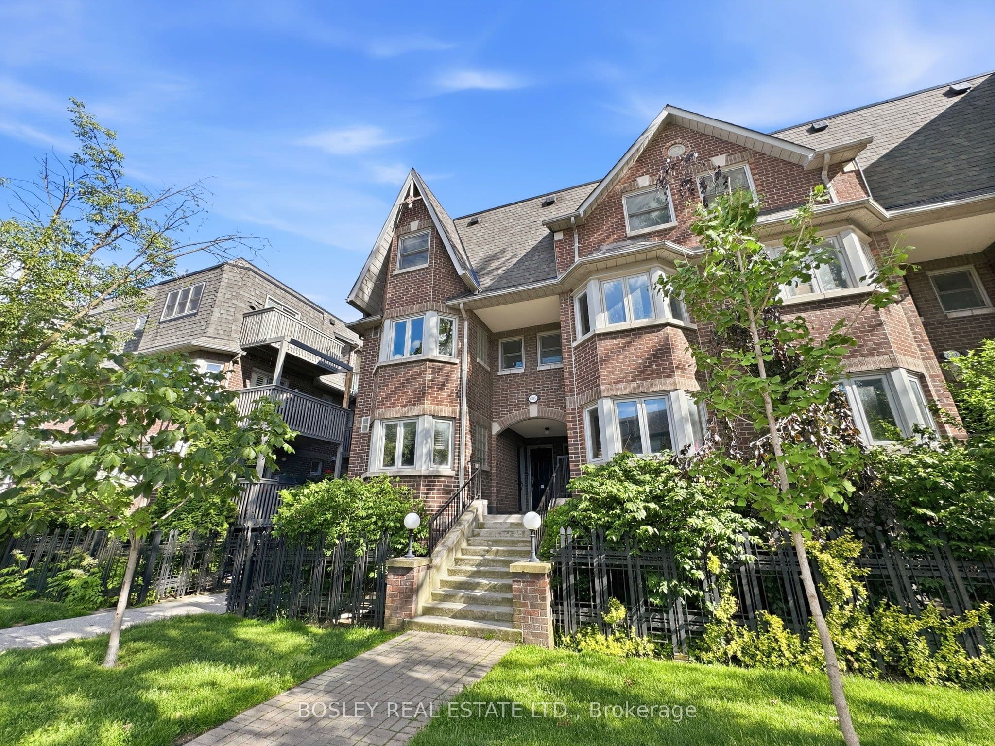 Unit B 889 Adelaide Street photo 1